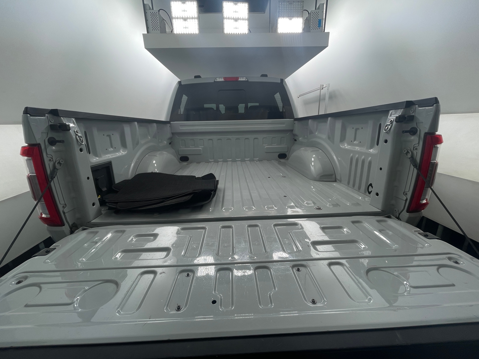 Thumbnail: 2023 Ford Econoline - 6