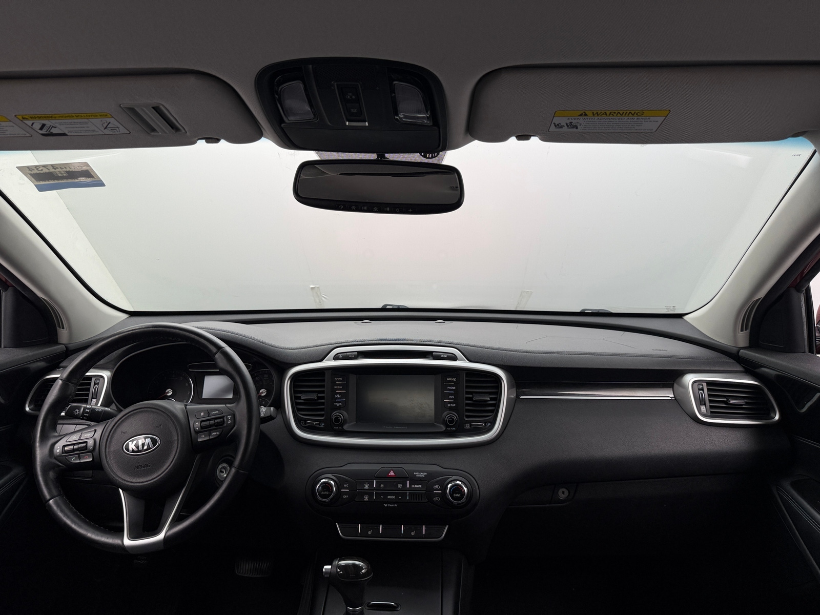 Thumbnail: 2017 Kia Sorento - 3