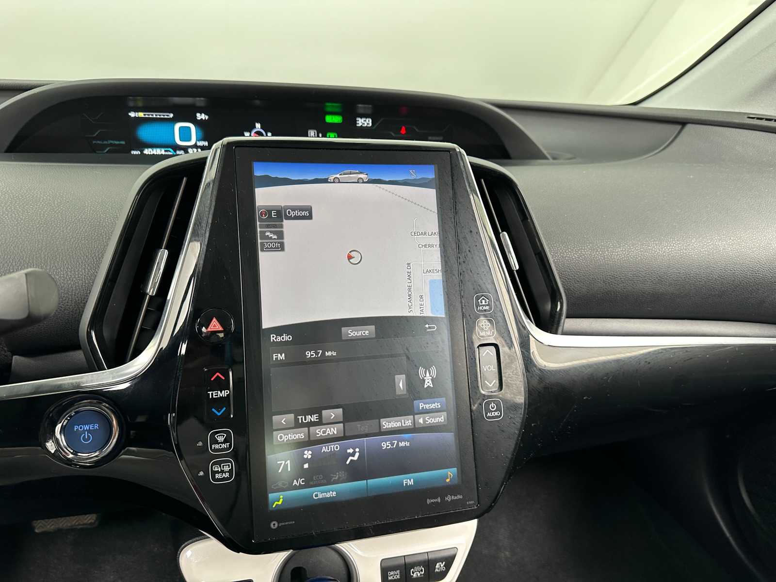 Thumbnail: 2017 Toyota Prius Prime - 4