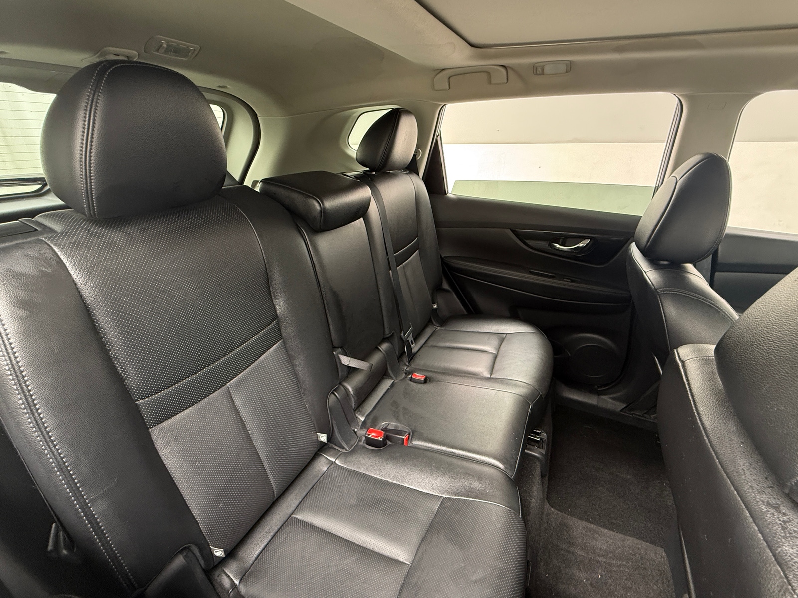 Thumbnail: 2017 Nissan Rogue - 5