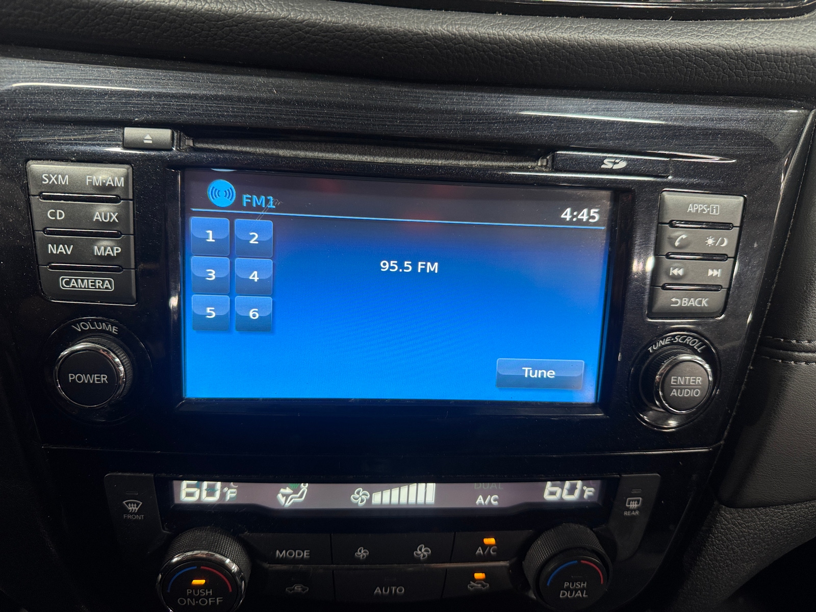 Thumbnail: 2017 Nissan Rogue - 3