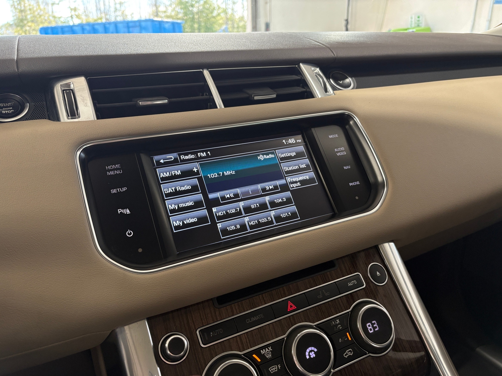 Thumbnail: 2014 Land Rover Range Rover Sport - 3