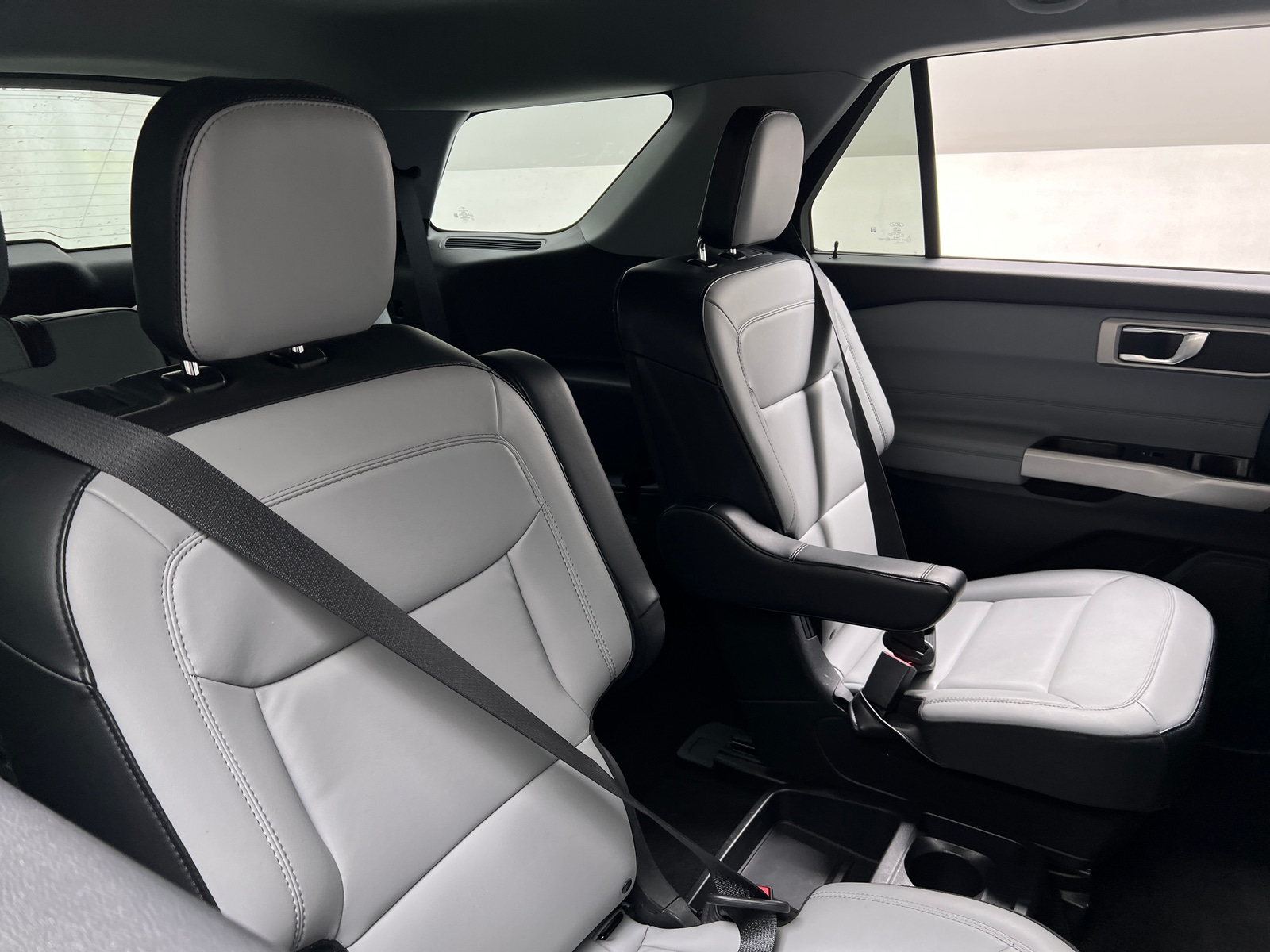 Thumbnail: 2021 Ford Explorer - 5