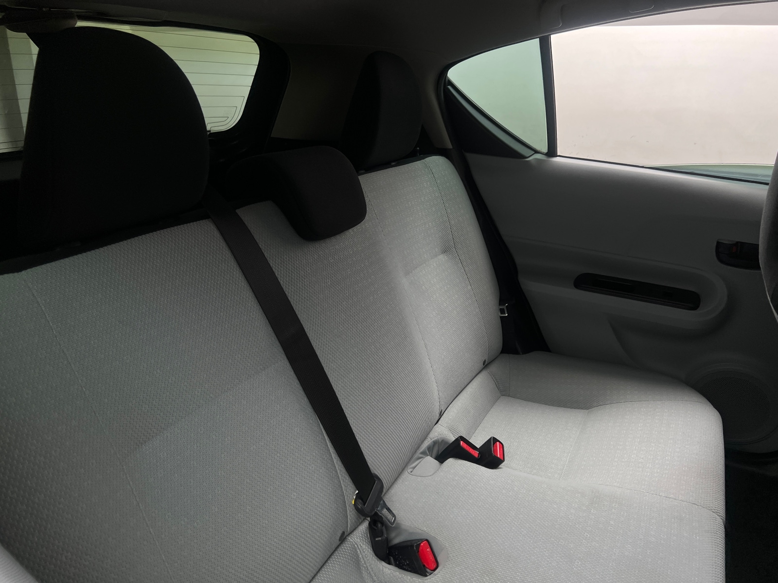 Thumbnail: 2013 Toyota Prius c - 6