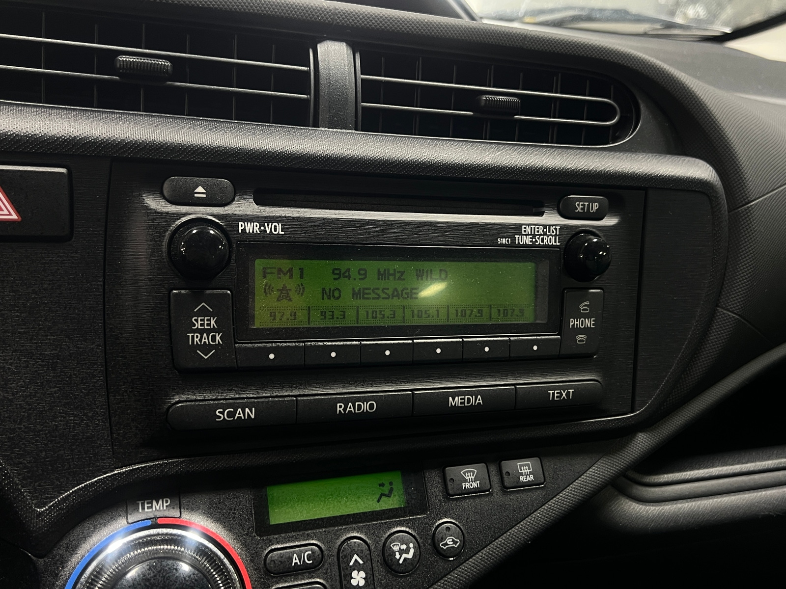 Thumbnail: 2013 Toyota Prius c - 4