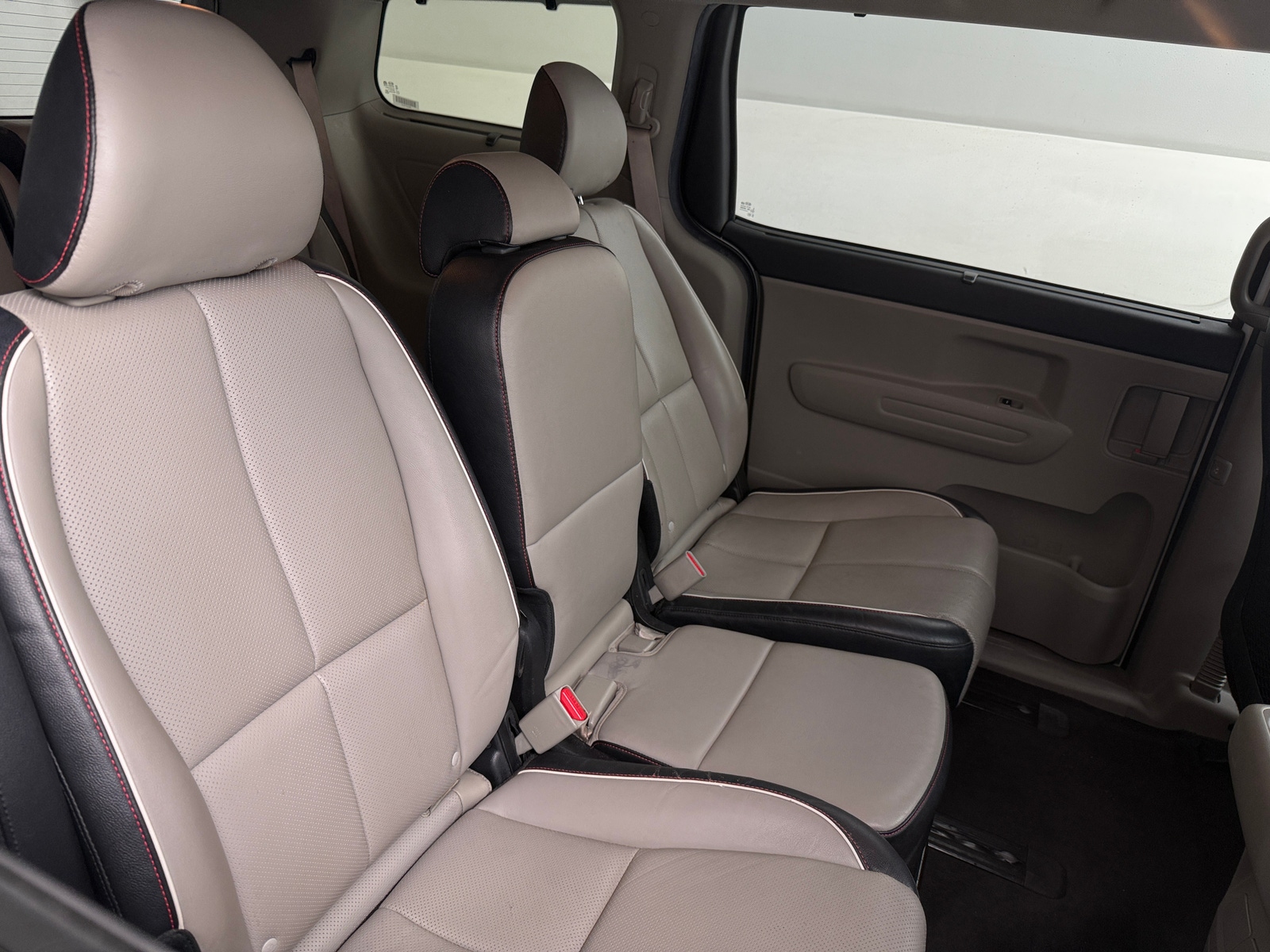 Thumbnail: 2021 Kia Sedona - 5