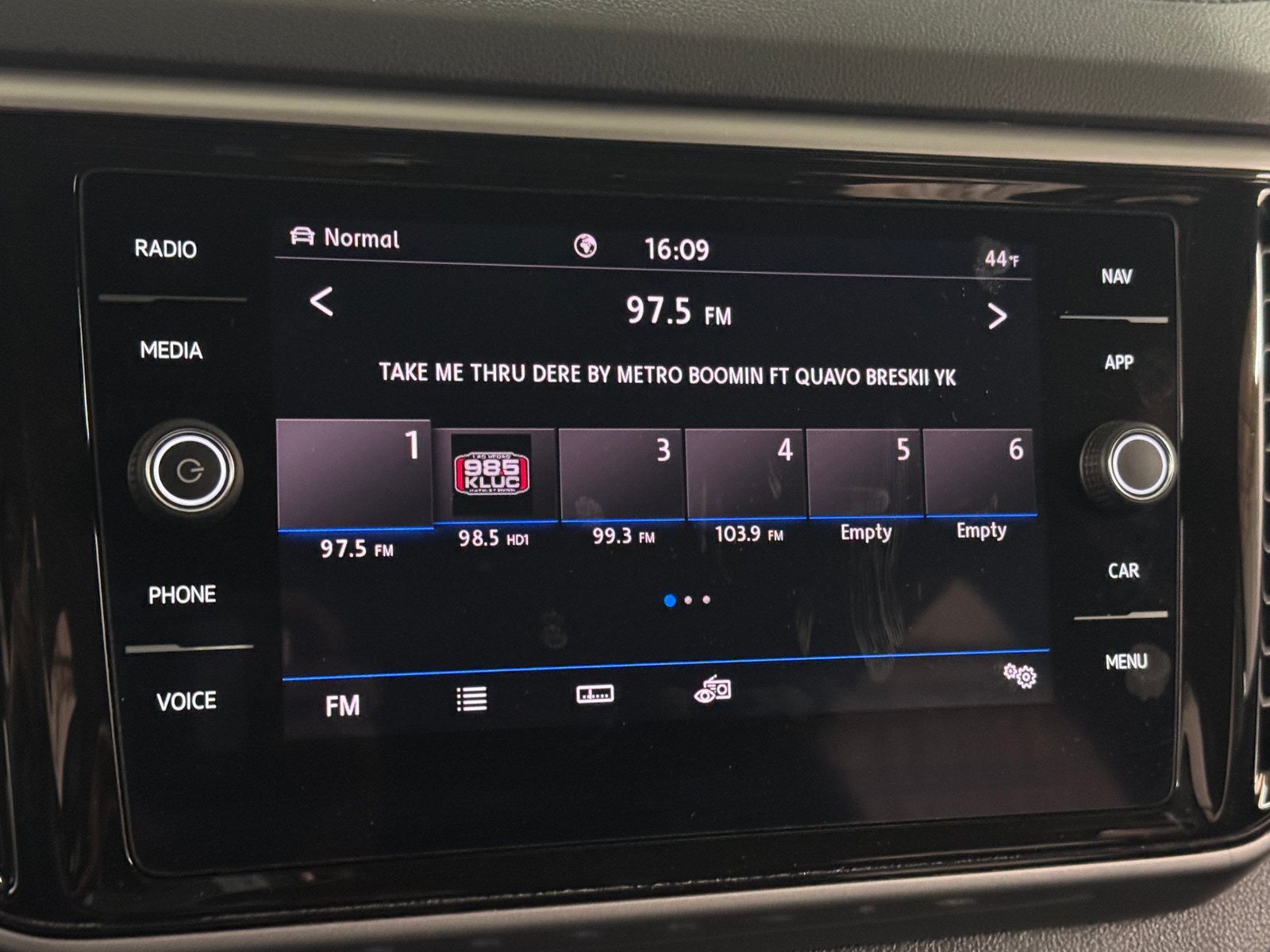 Thumbnail: 2021 Volkswagen Atlas - 3