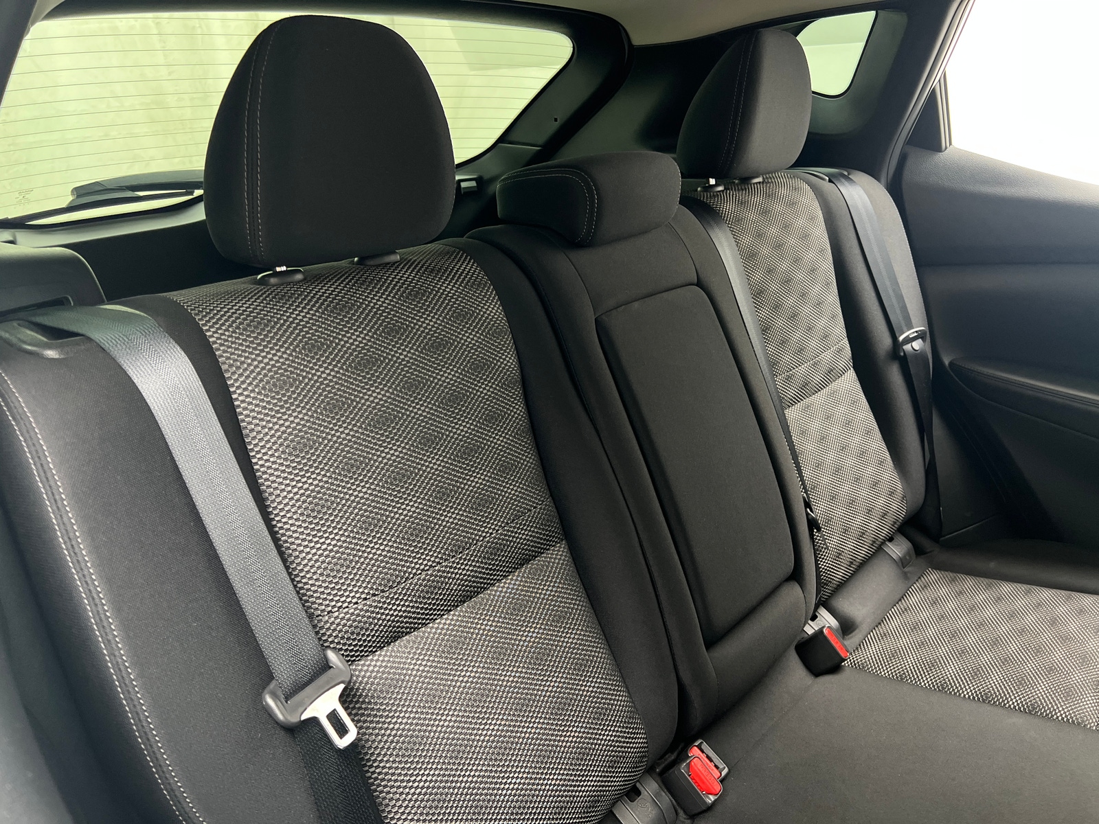 Thumbnail: 2017 Nissan Rogue Sport - 6