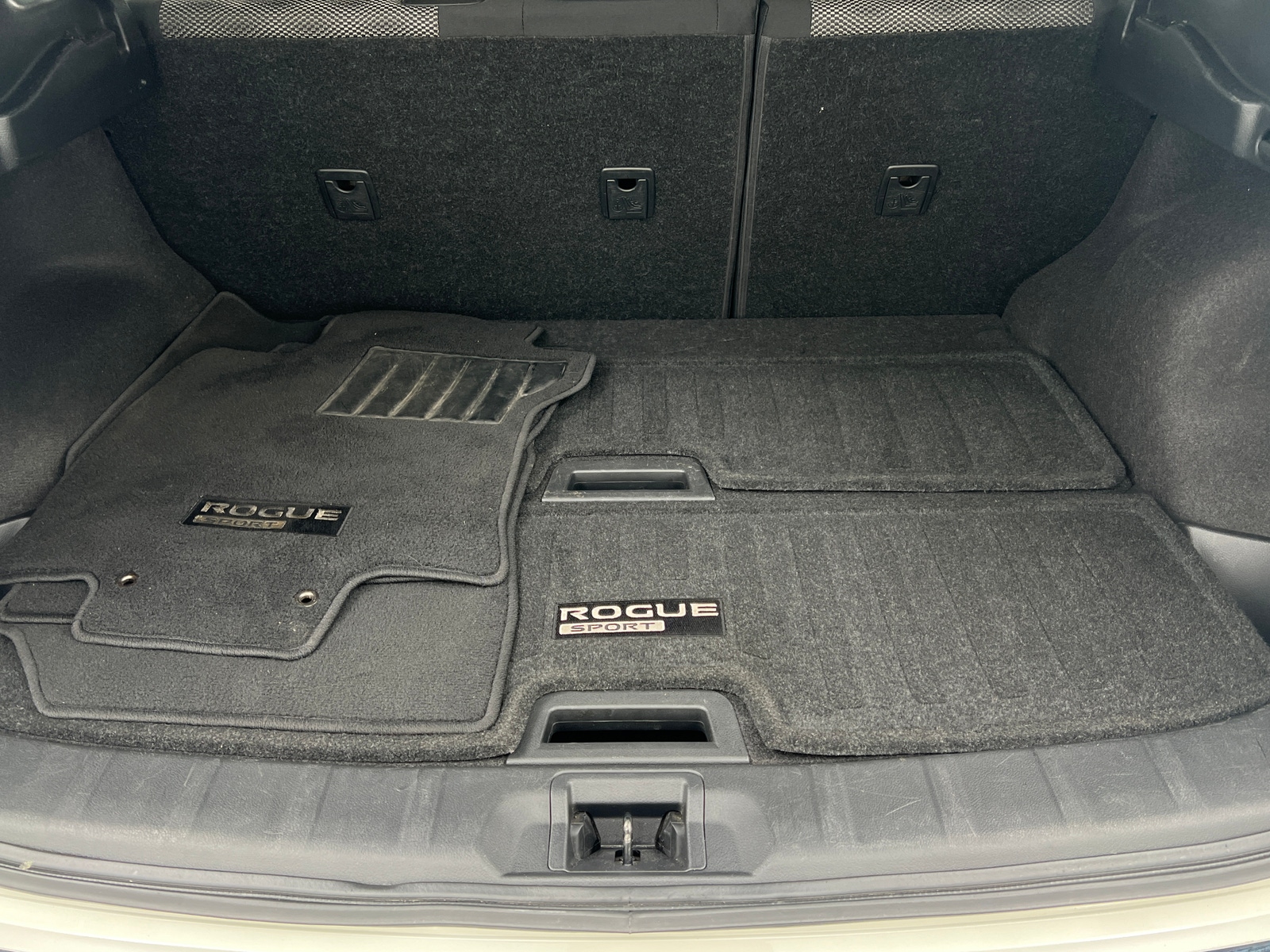 Thumbnail: 2017 Nissan Rogue Sport - 7