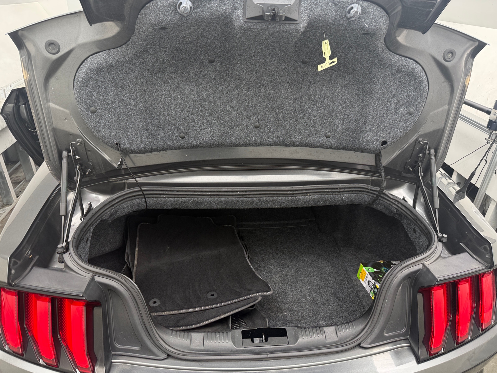 Thumbnail: 2019 Ford Mustang - 6