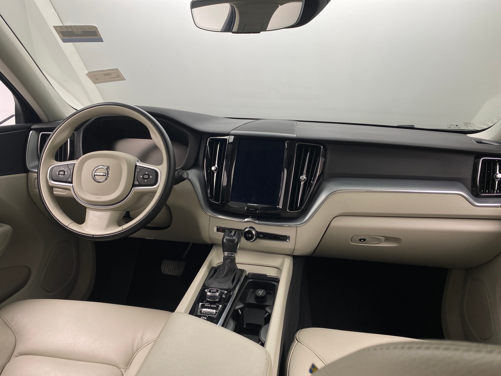 Thumbnail: 2018 Volvo XC60 - 2