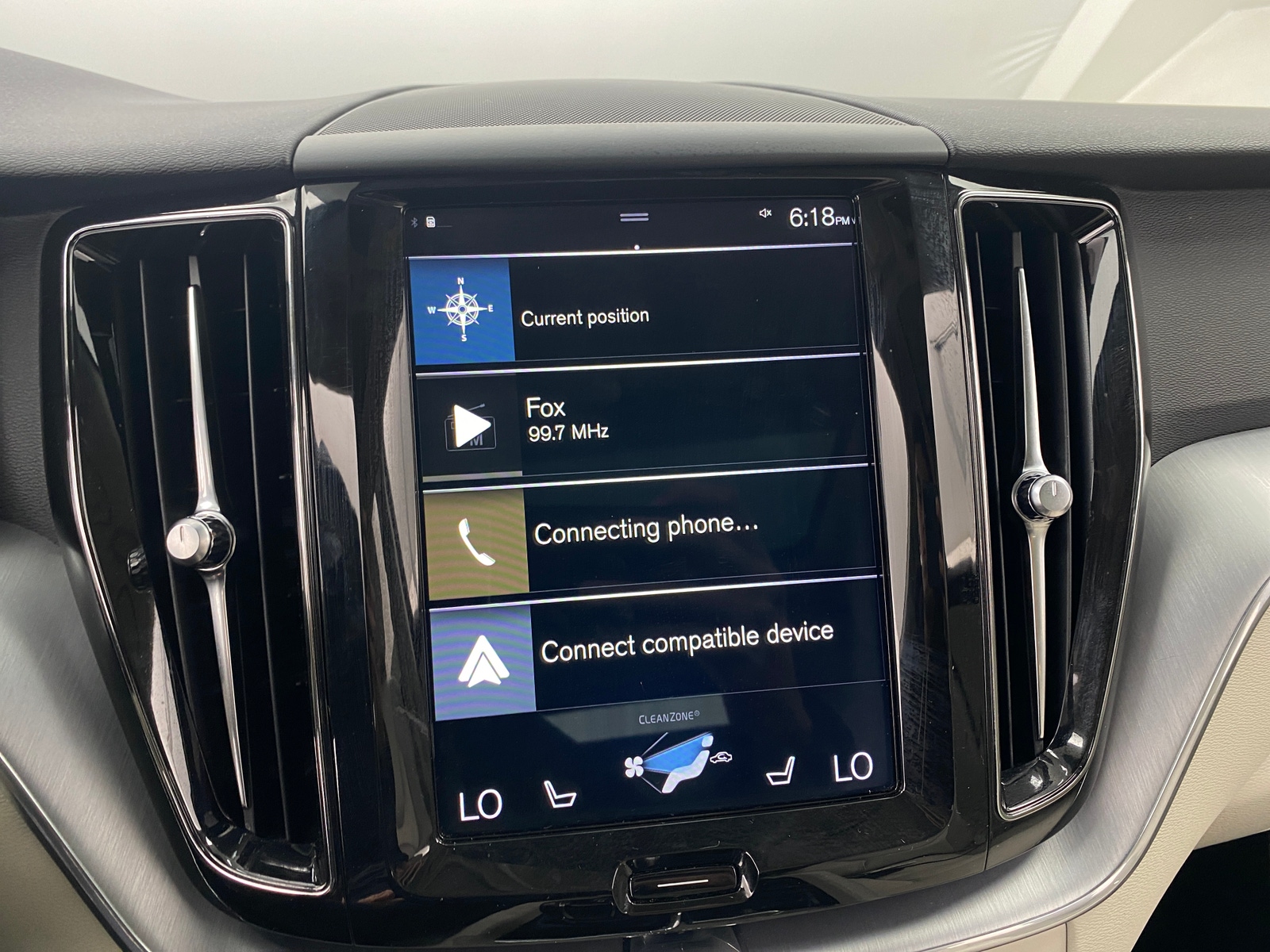 Thumbnail: 2018 Volvo XC60 - 3