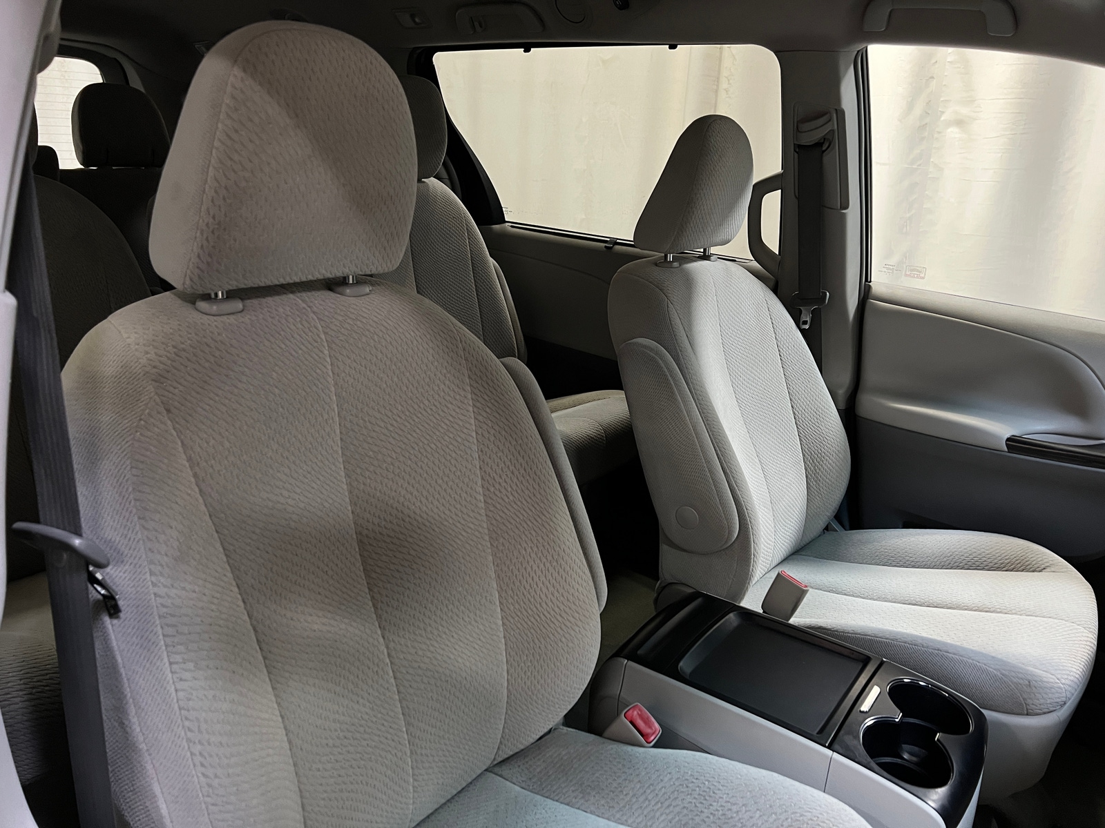 Thumbnail: 2011 Toyota Sienna - 2