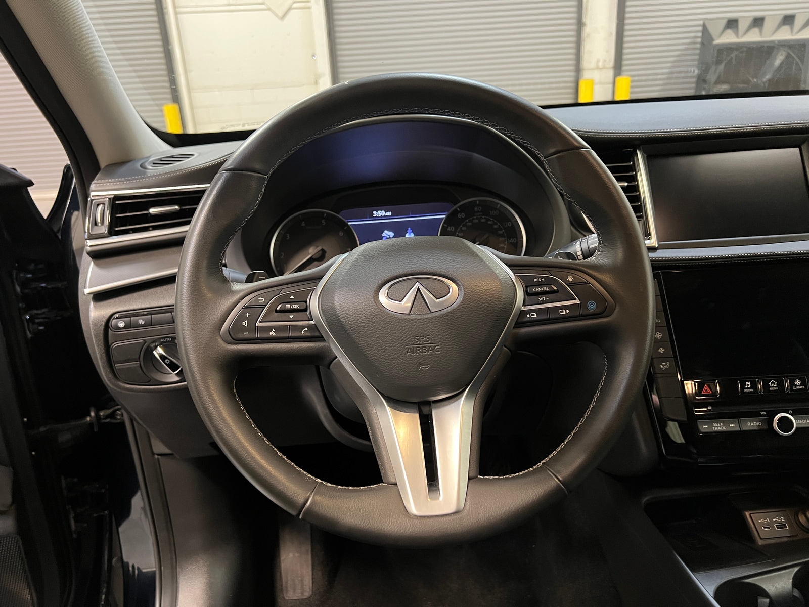 Thumbnail: 2025 INFINITI QX50 - 4