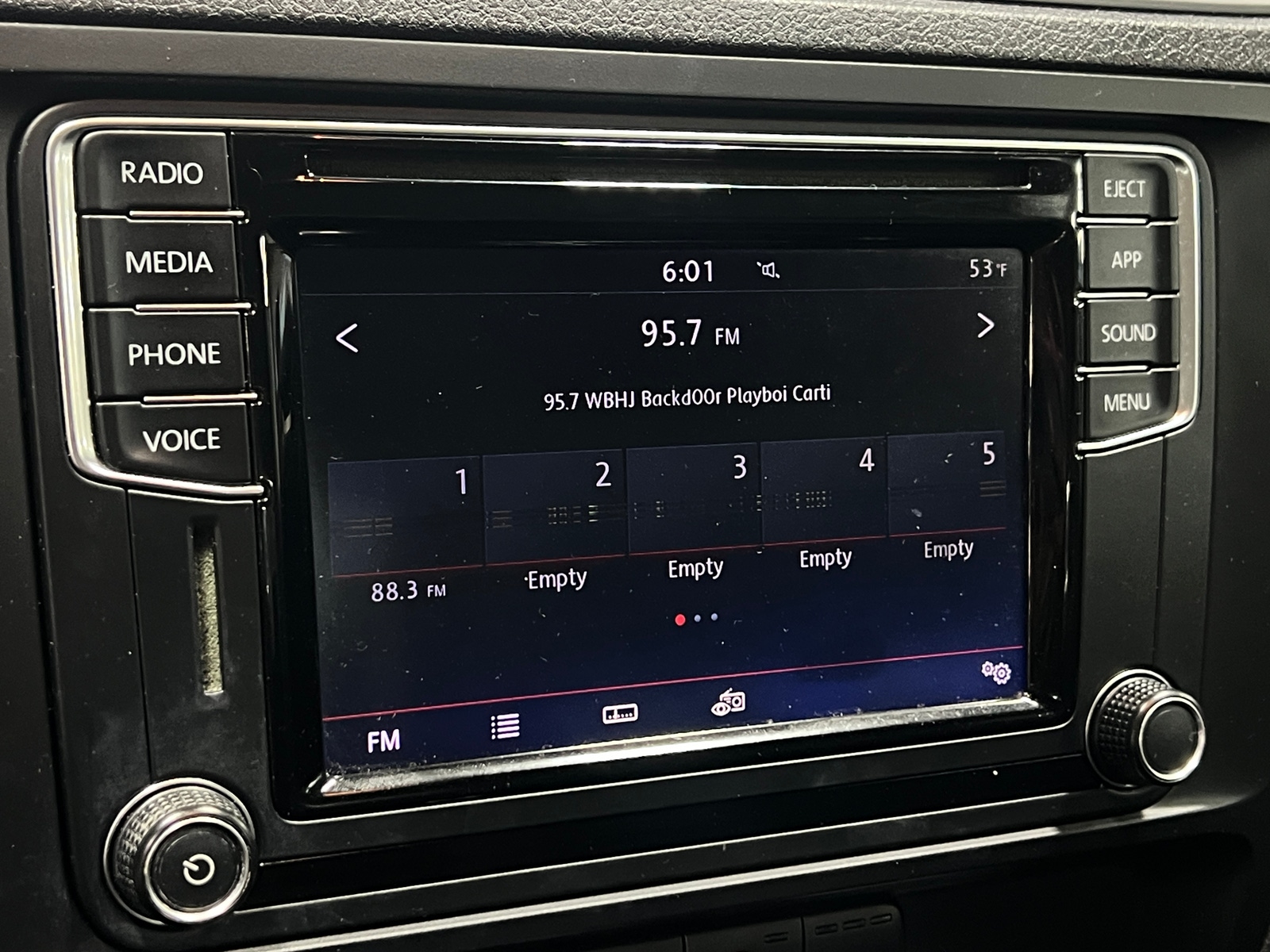 Thumbnail: 2018 Volkswagen Jetta - 3