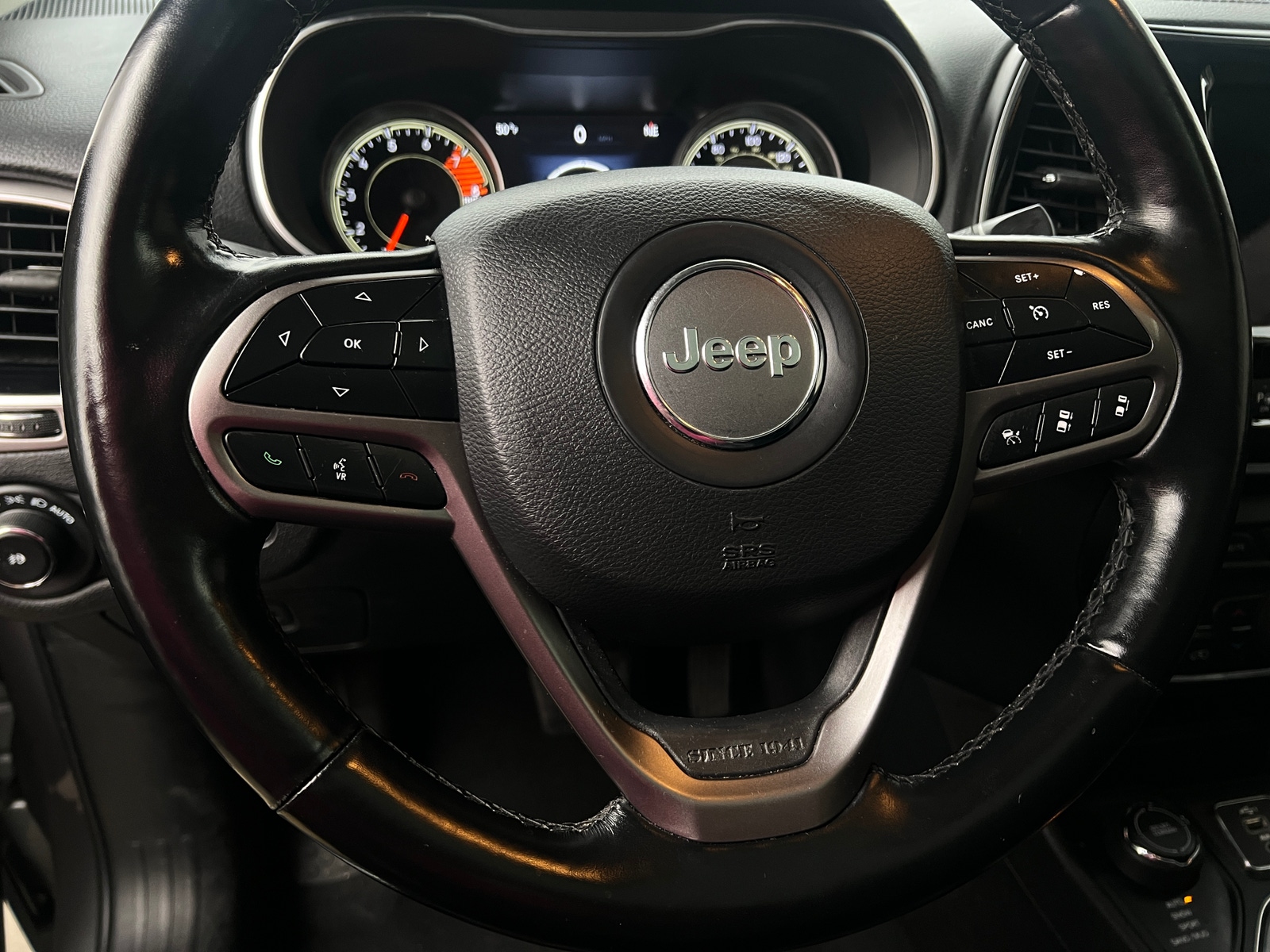 Thumbnail: 2021 Jeep Cherokee - 4