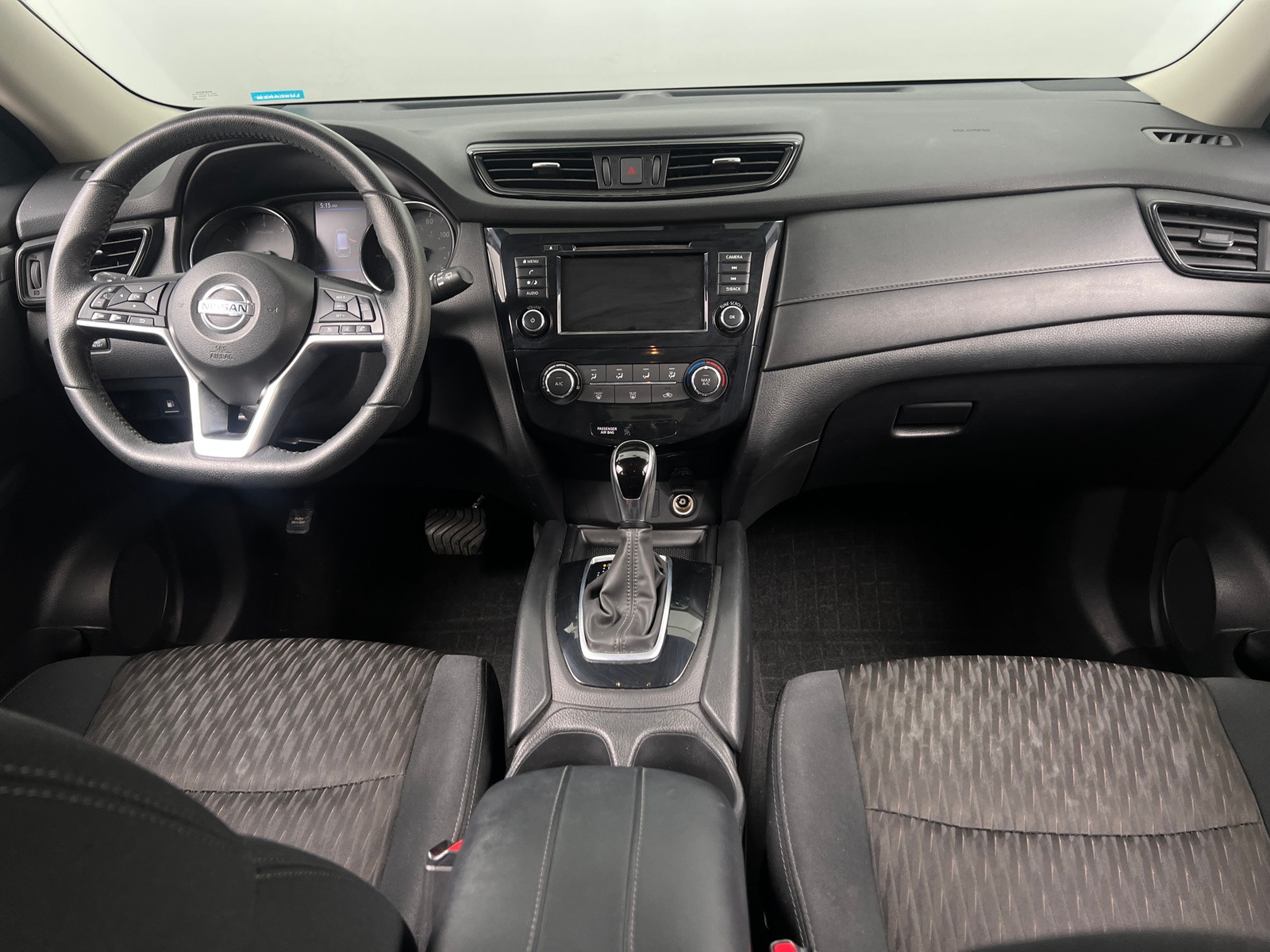 Thumbnail: 2019 Nissan Rogue - 3