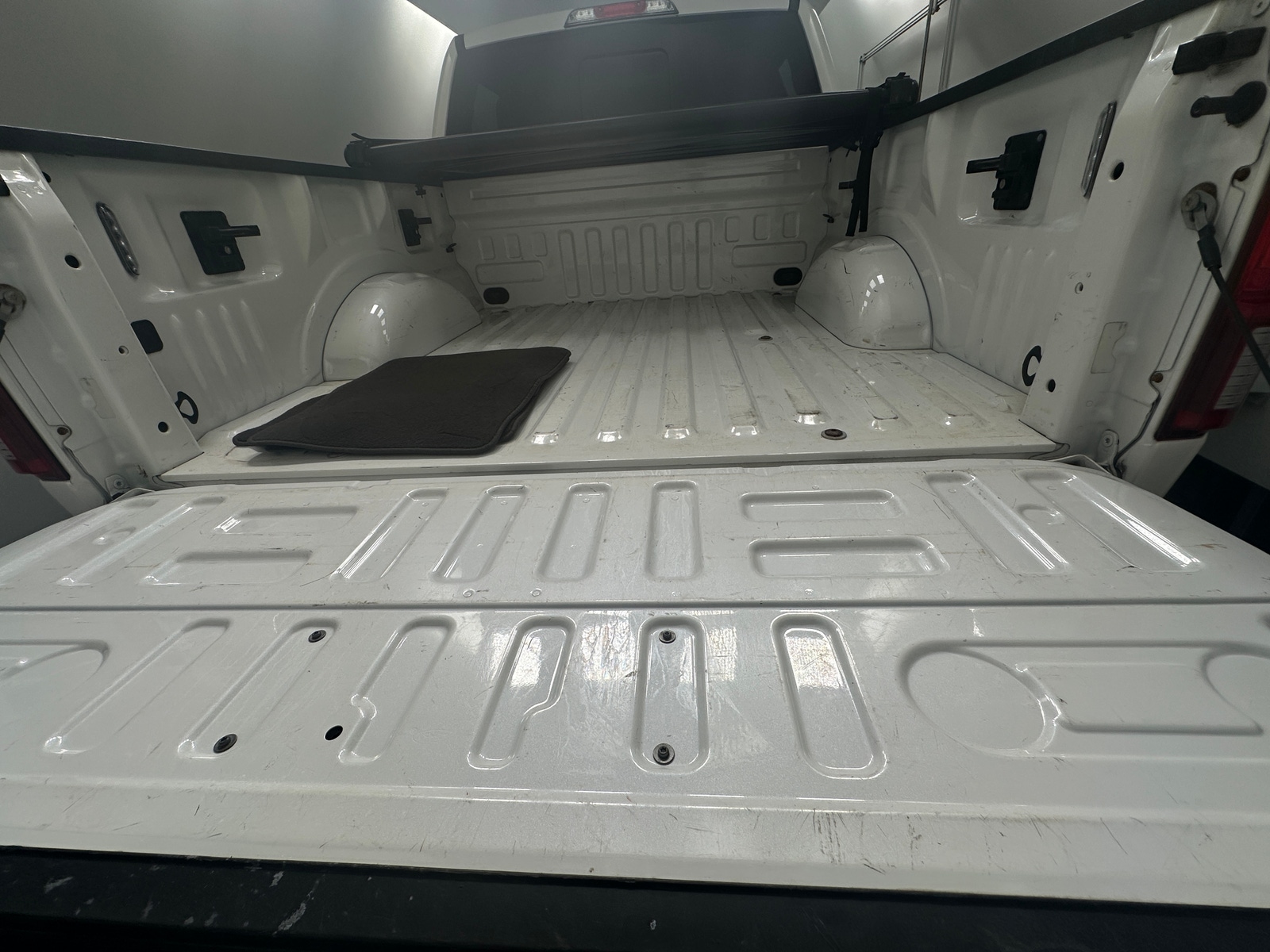 Thumbnail: 2020 Ford Econoline - 6