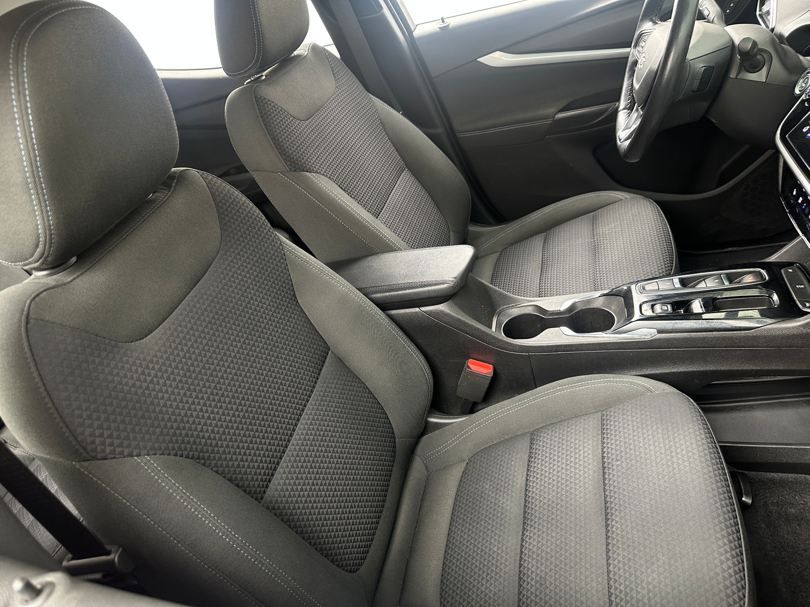 Thumbnail: 2023 Chevrolet Bolt EUV - 2