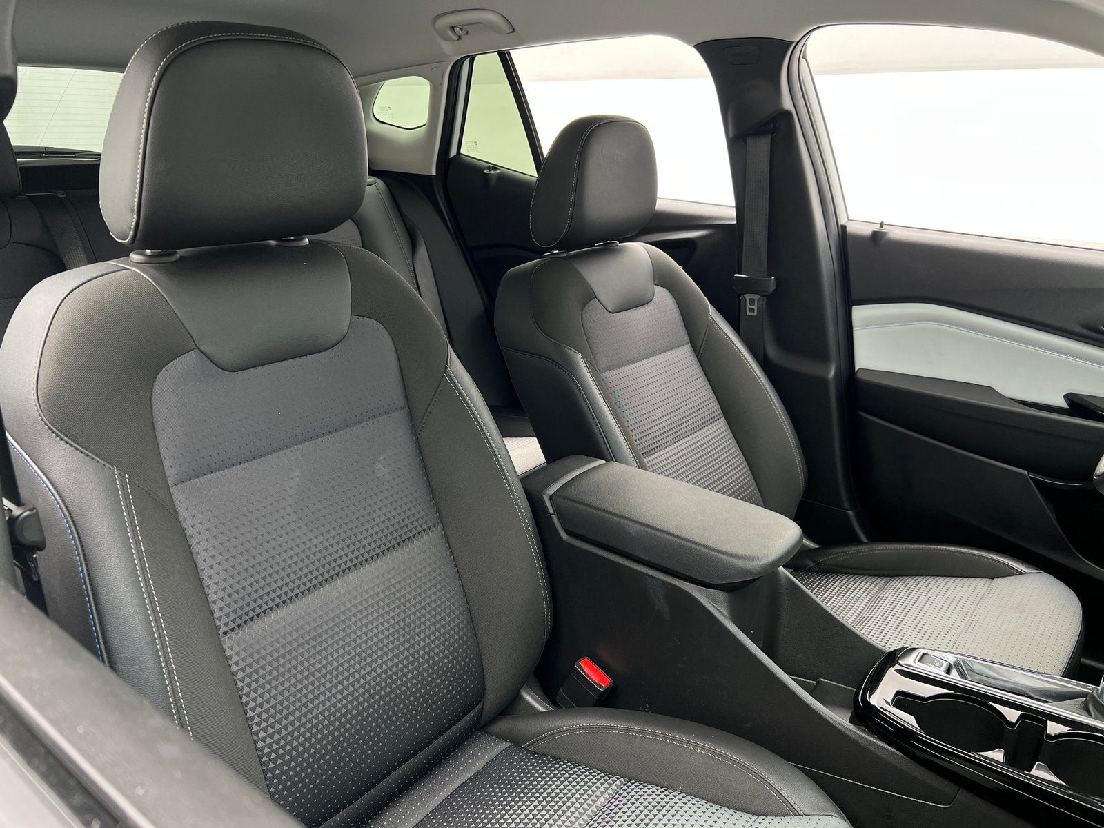 Thumbnail: 2025 Chevrolet Trax - 2