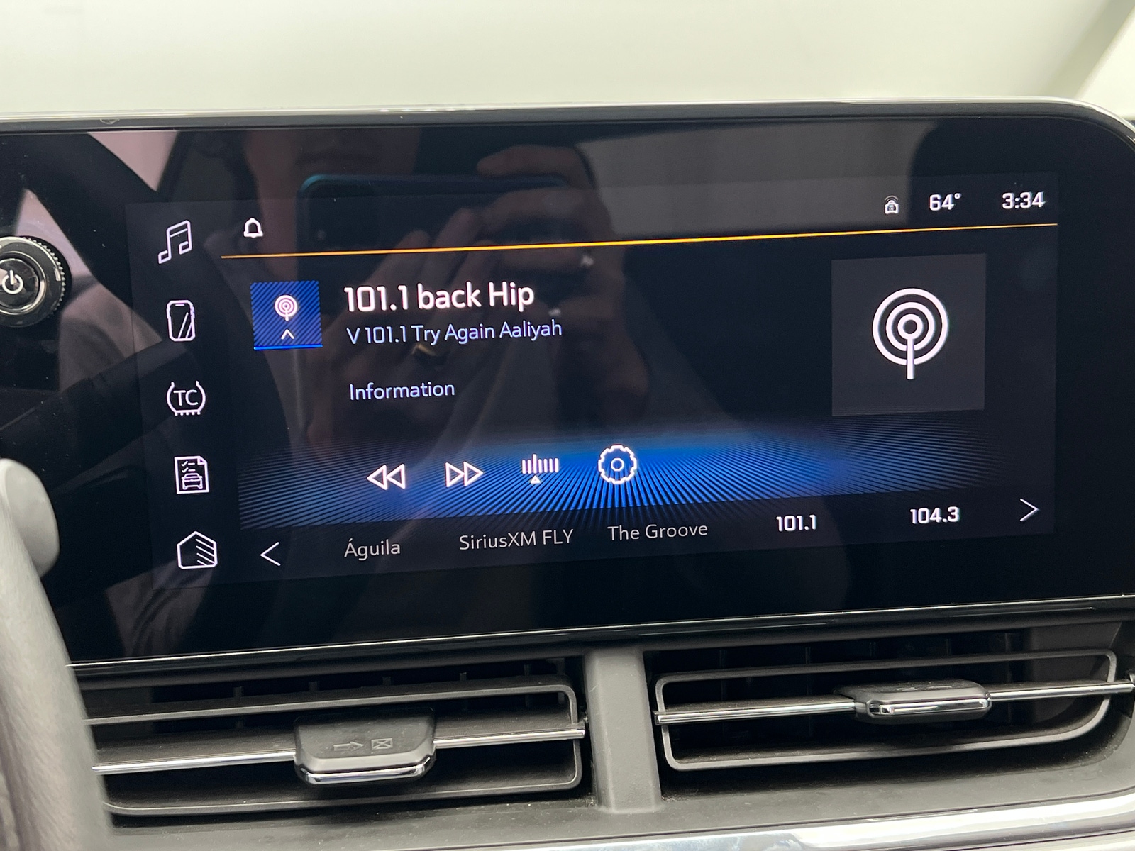 Thumbnail: 2025 Chevrolet Trax - 4