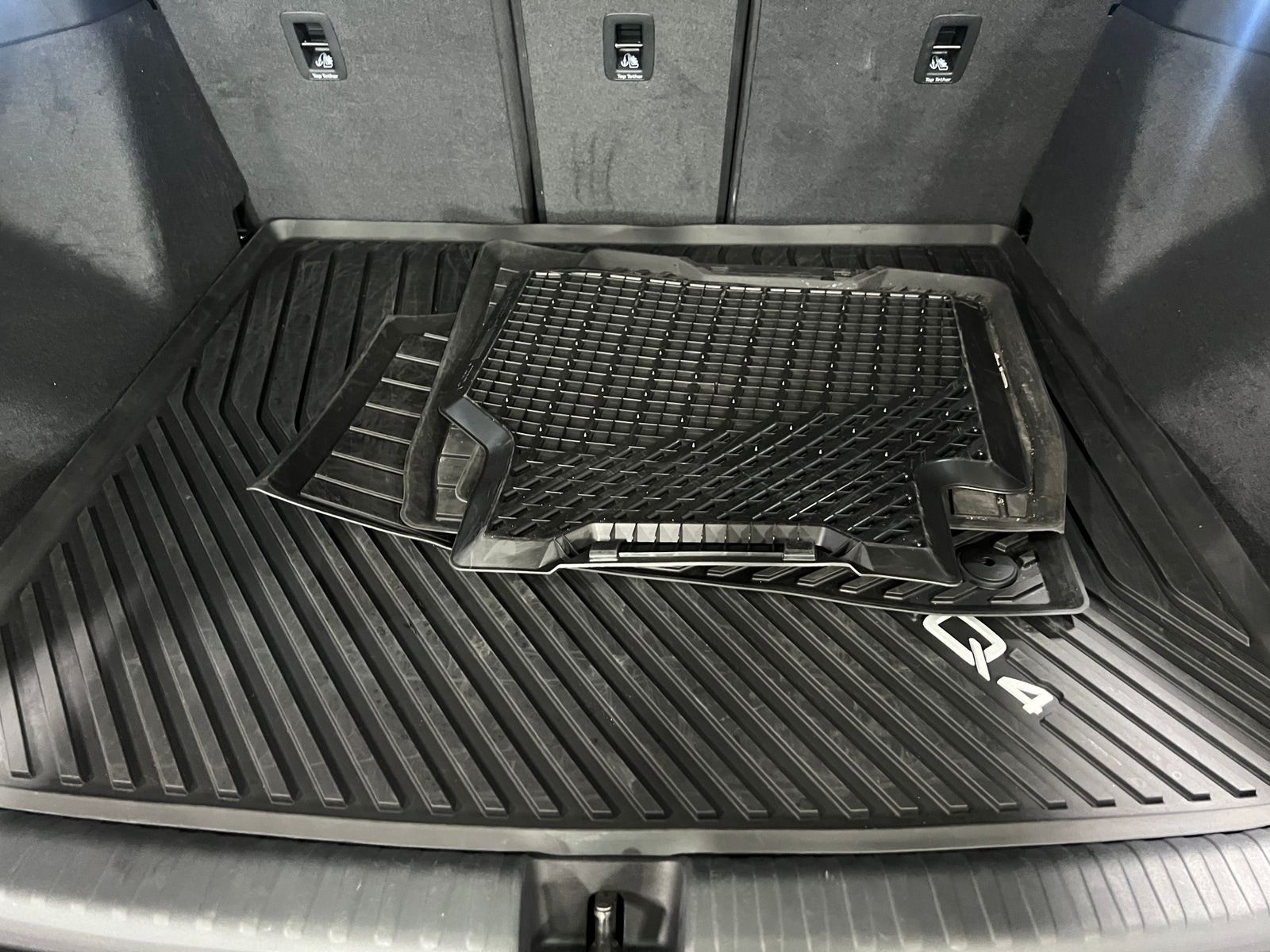 Thumbnail: 2023 Audi Q4 e-tron - 6