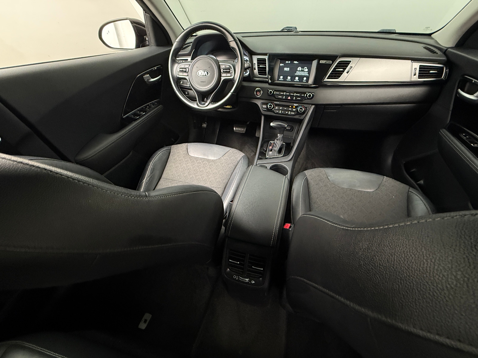 Thumbnail: 2017 Kia Niro - 2