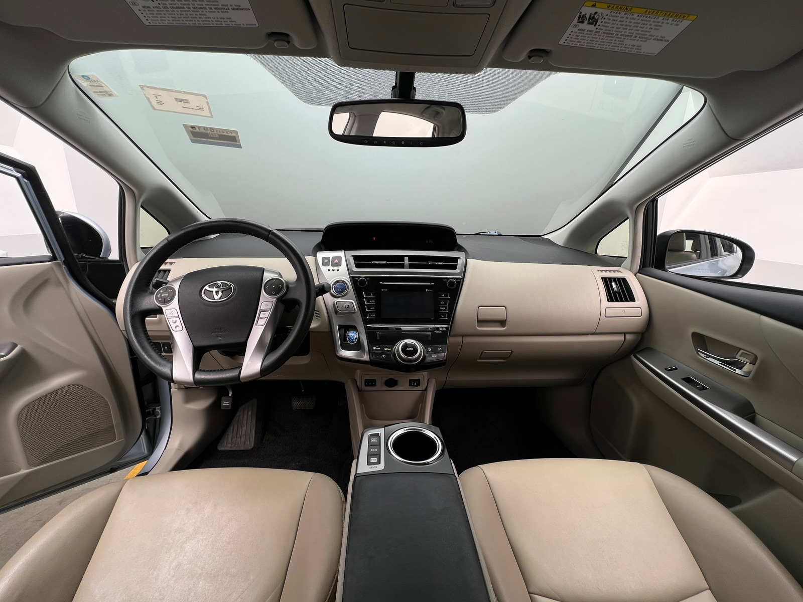 Thumbnail: 2015 Toyota Prius v - 2