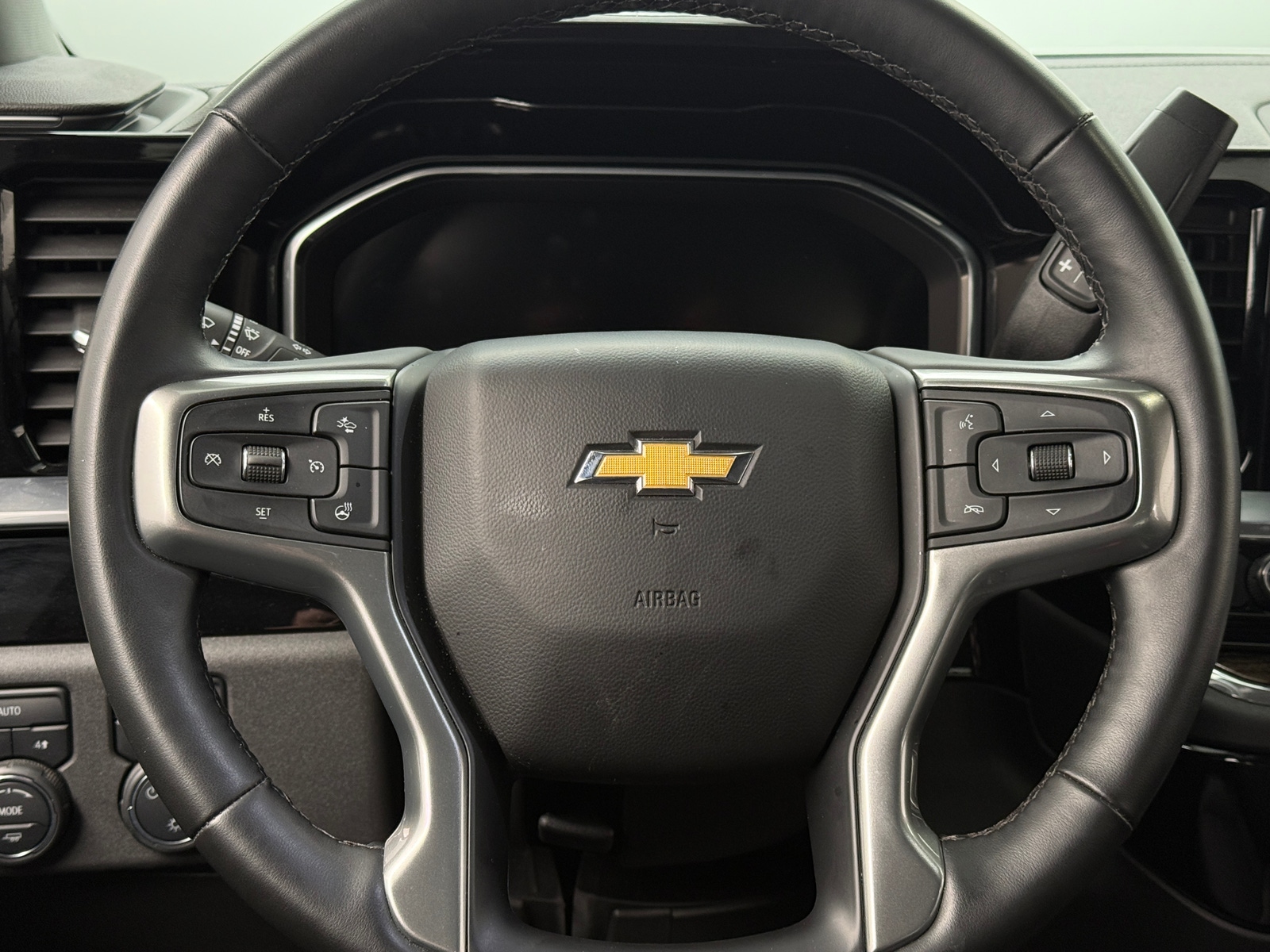 Thumbnail: 2023 Chevrolet Silverado 1500 - 5