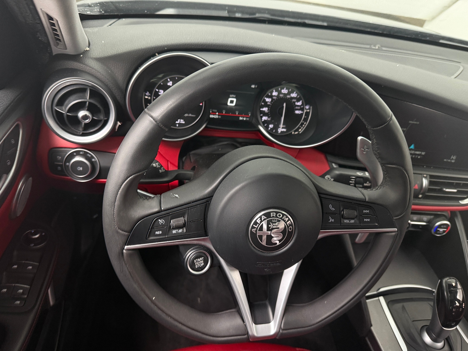 Thumbnail: 2018 Alfa Romeo Giulia - 4