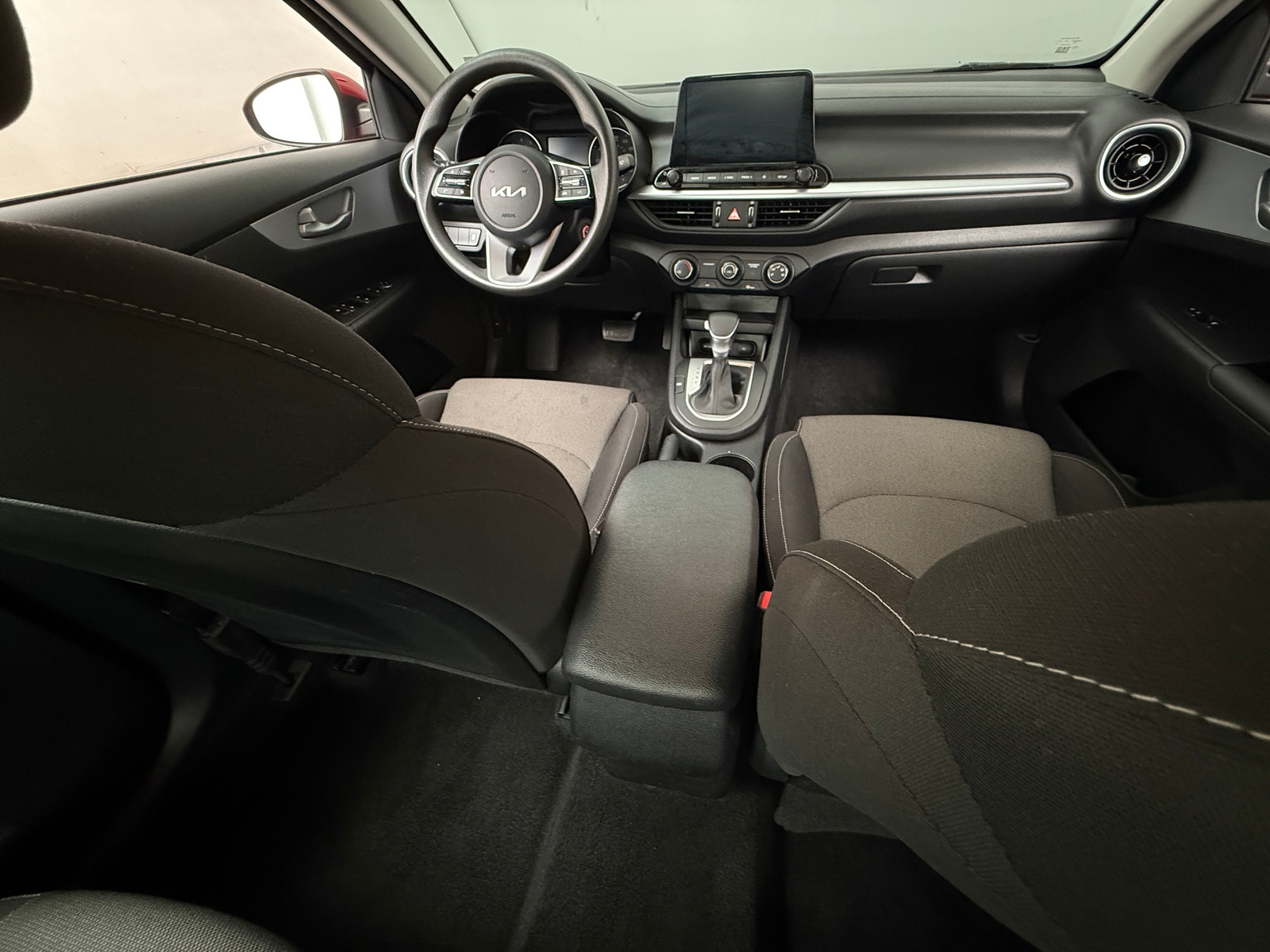 Thumbnail: 2024 Kia Forte - 3