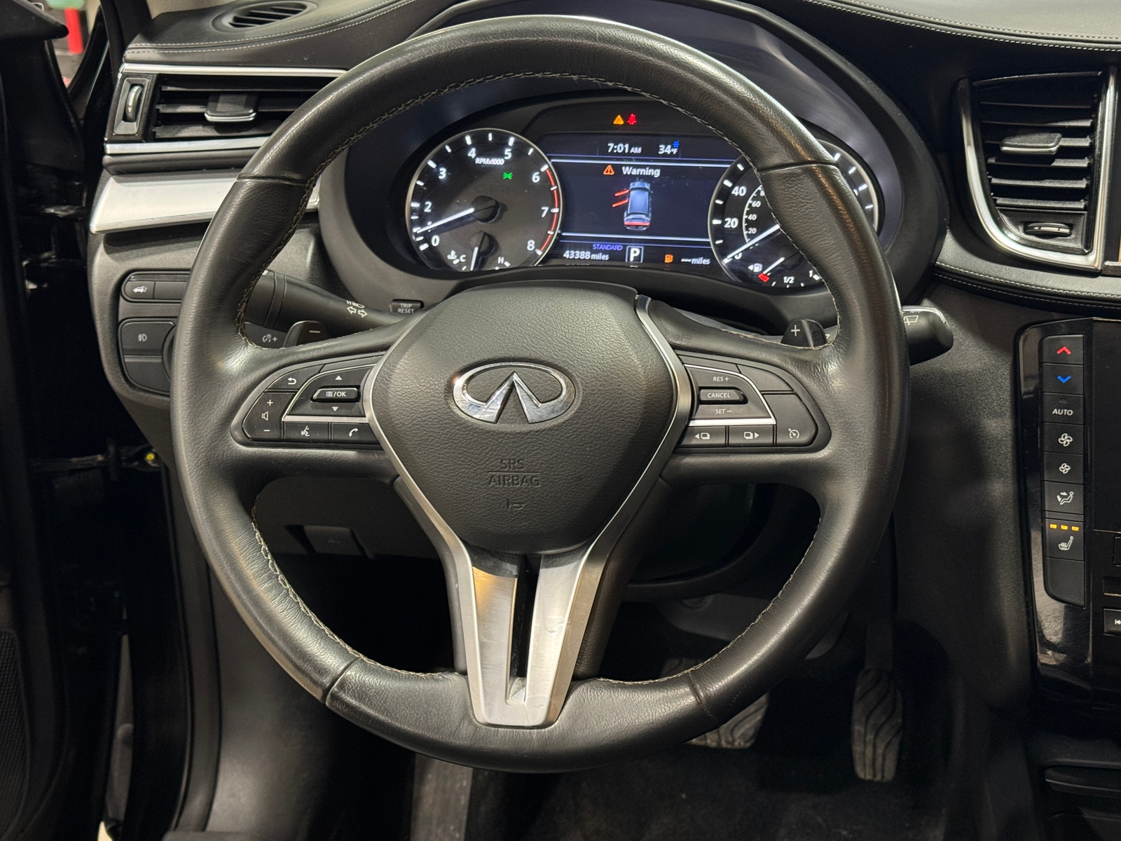 Thumbnail: 2019 INFINITI QX50 - 4