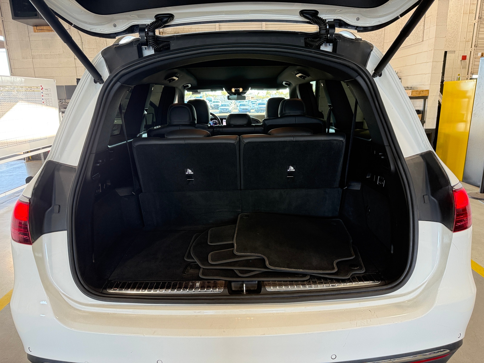 Thumbnail: 2024 Mercedes-Benz GLS - 6