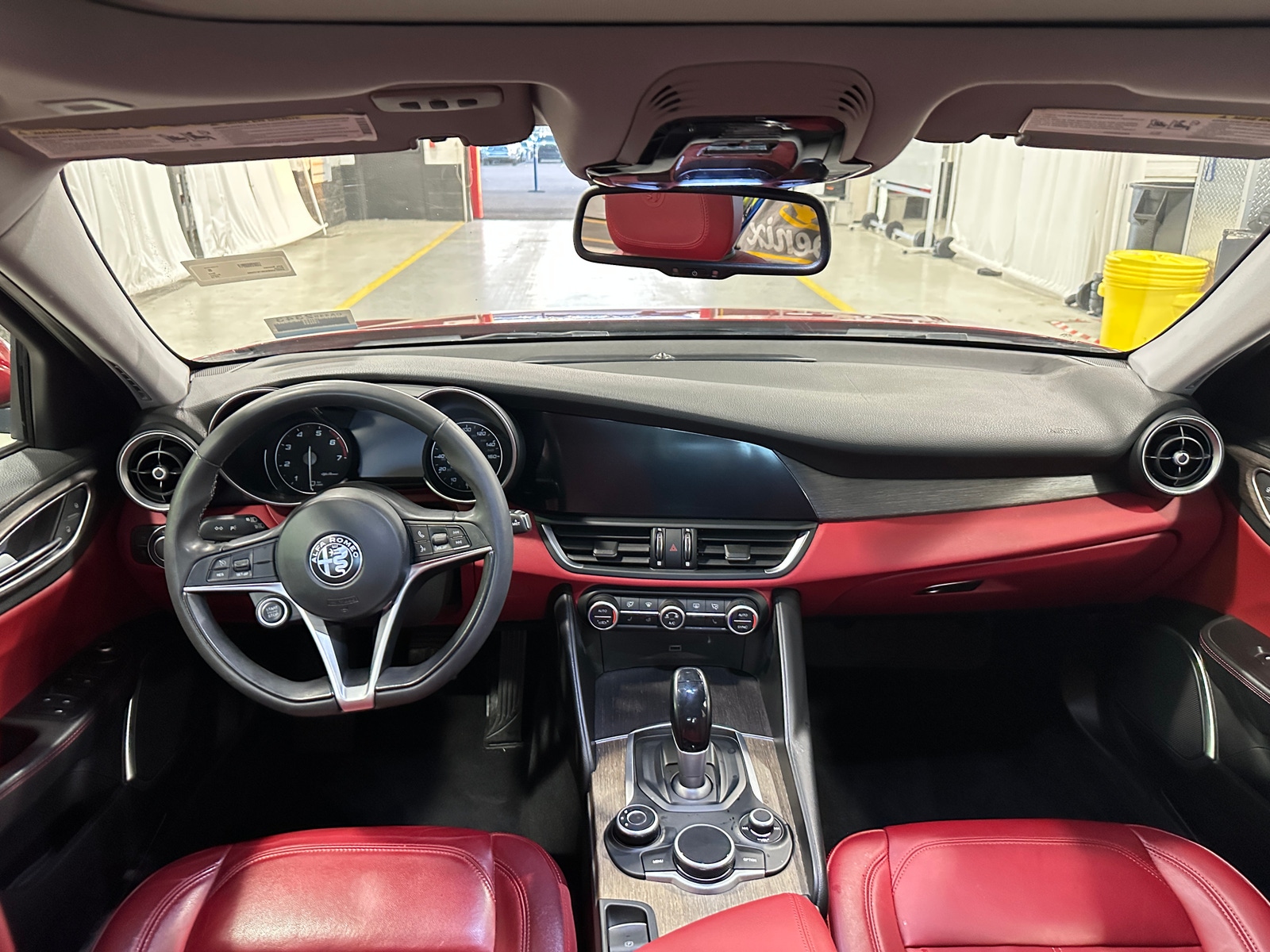 Thumbnail: 2019 Alfa Romeo Giulia - 2