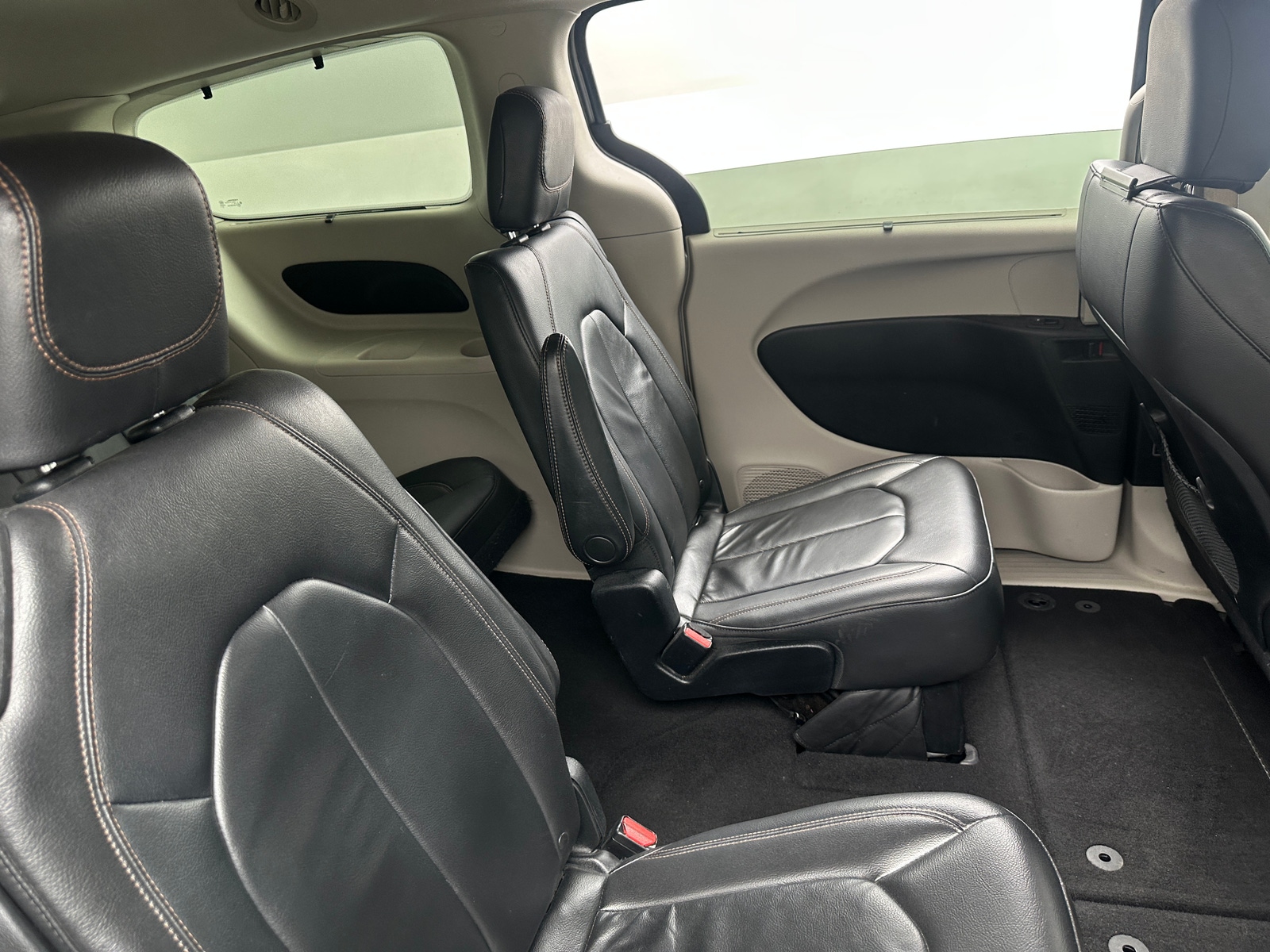 Thumbnail: 2017 Chrysler Pacifica - 5