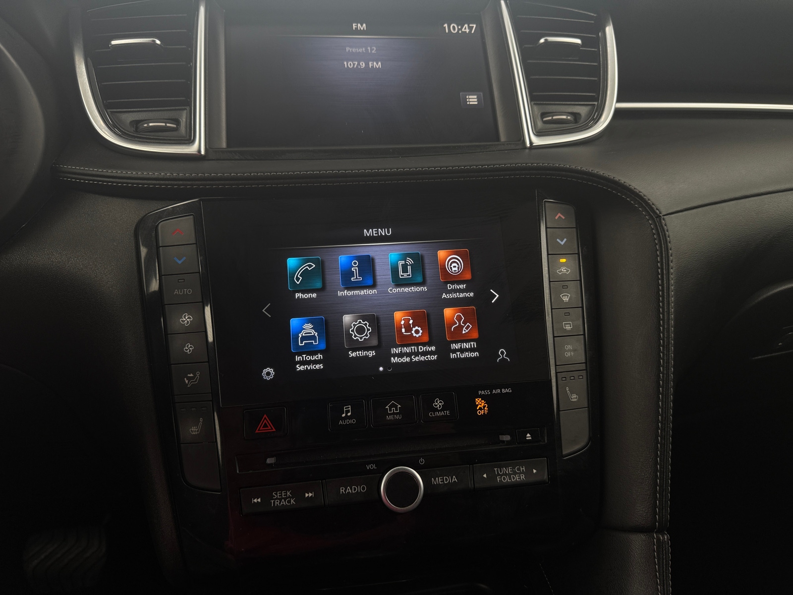 Thumbnail: 2023 INFINITI QX55 - 3