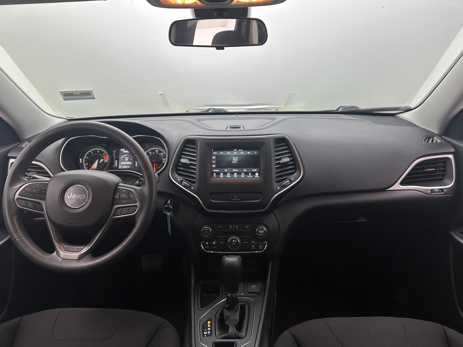 Thumbnail: 2020 Jeep Cherokee - 3