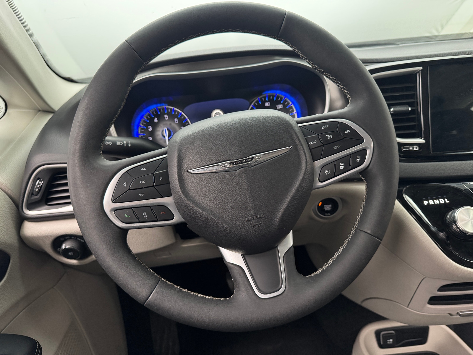 Thumbnail: 2024 Chrysler Pacifica - 4