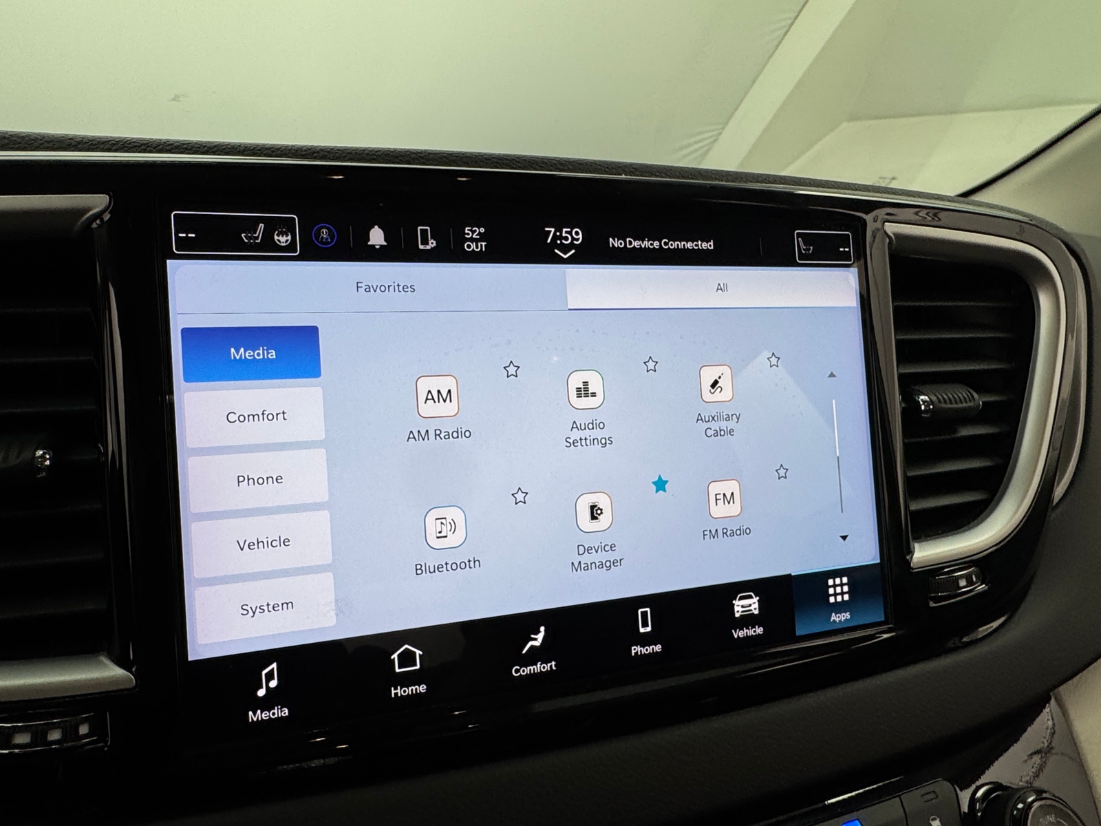 Thumbnail: 2024 Chrysler Pacifica - 3