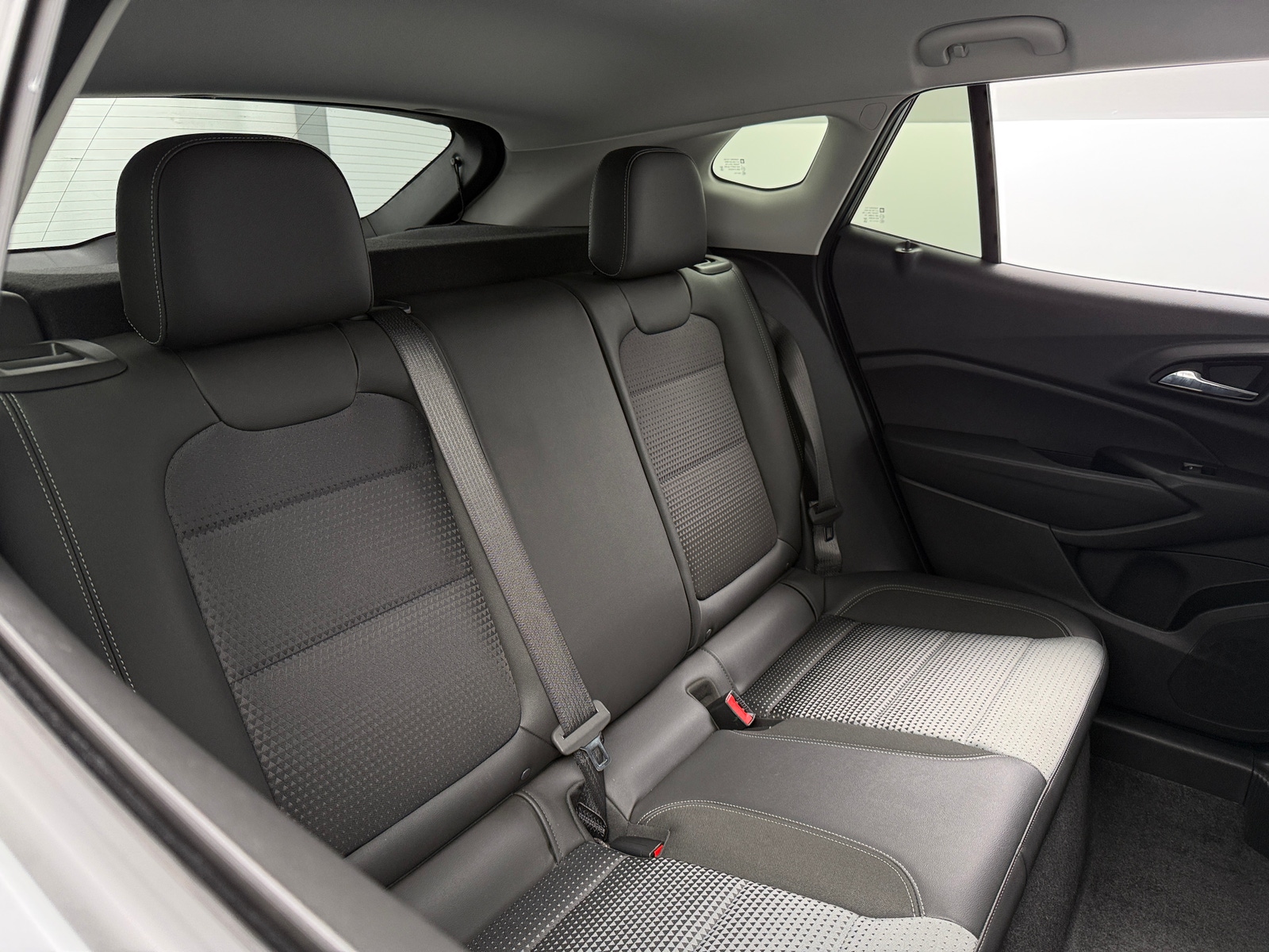 Thumbnail: 2025 Chevrolet Trax - 6