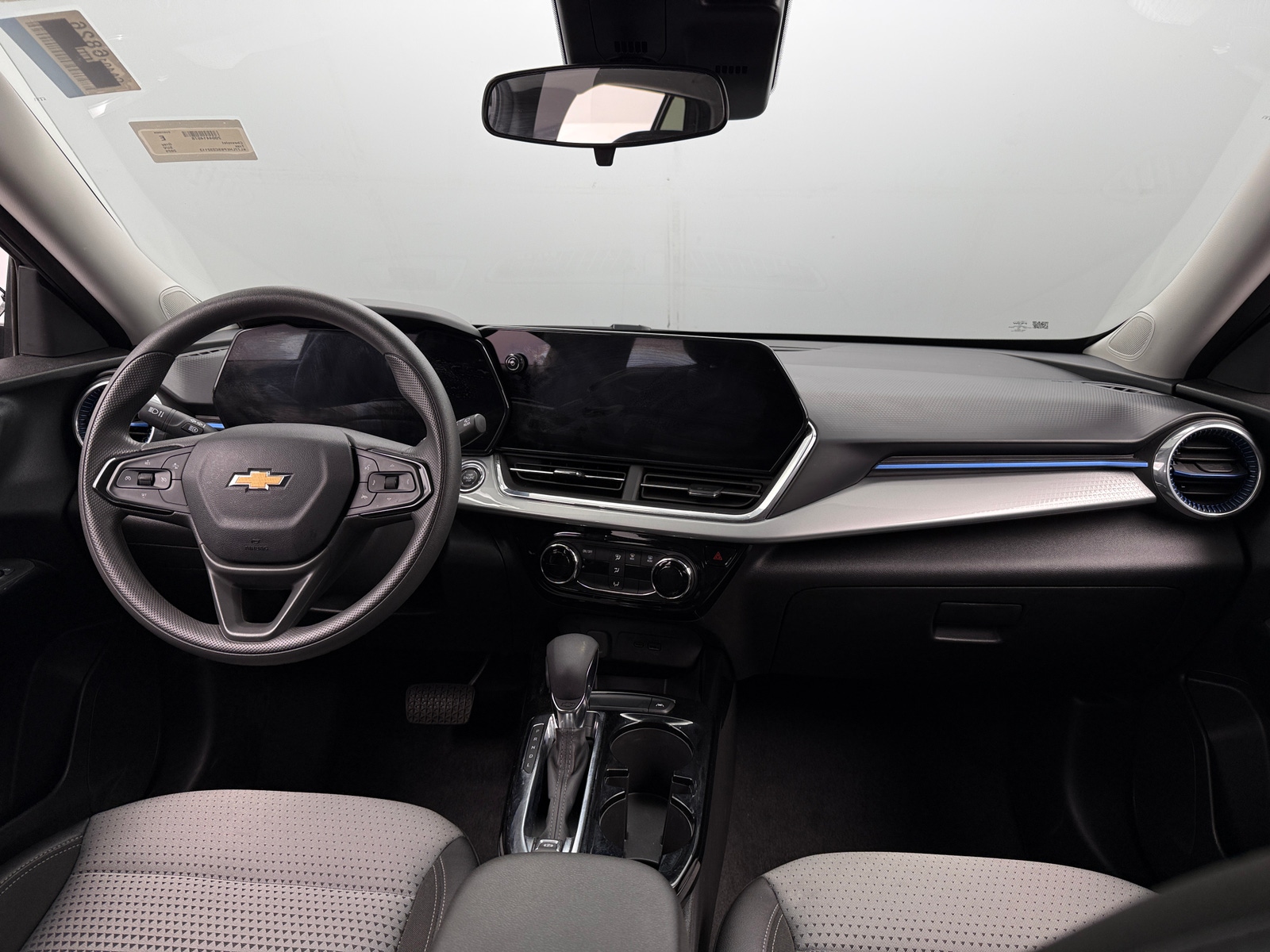 Thumbnail: 2025 Chevrolet Trax - 3