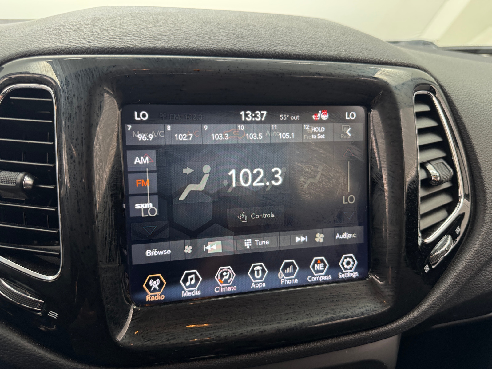 Thumbnail: 2018 Jeep Compass - 3