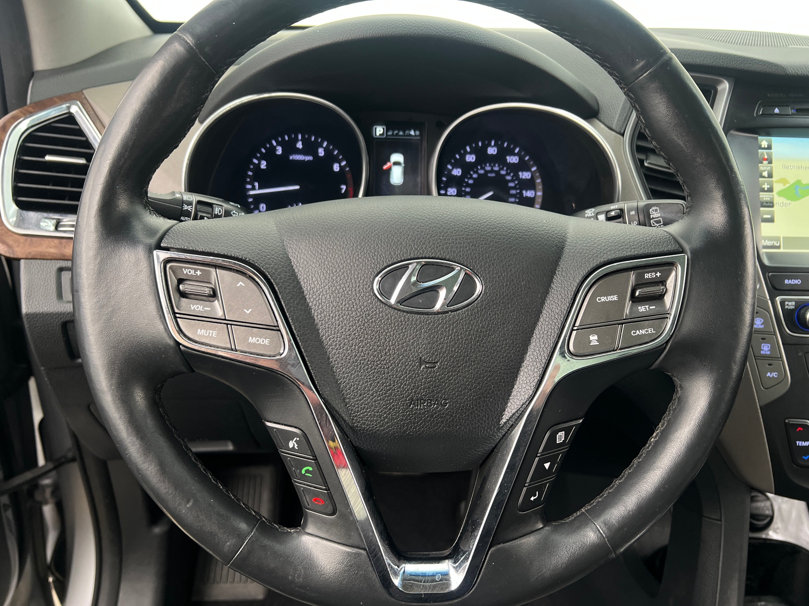 Thumbnail: 2017 Hyundai Santa Fe - 4