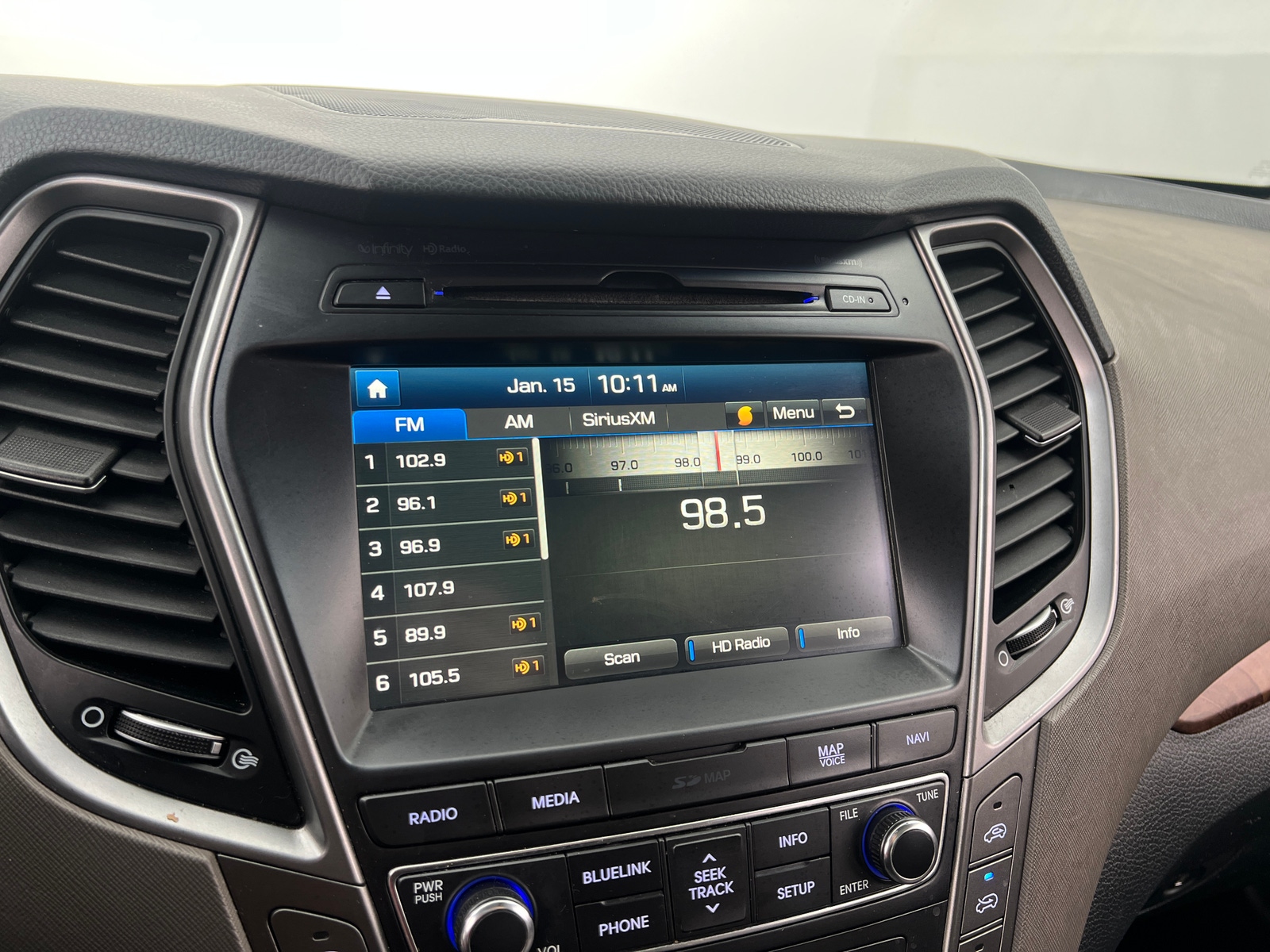 Thumbnail: 2017 Hyundai Santa Fe - 3