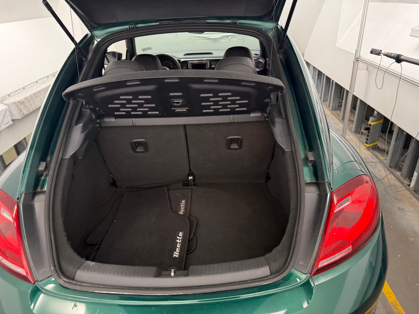 Thumbnail: 2017 Volkswagen Beetle - 7