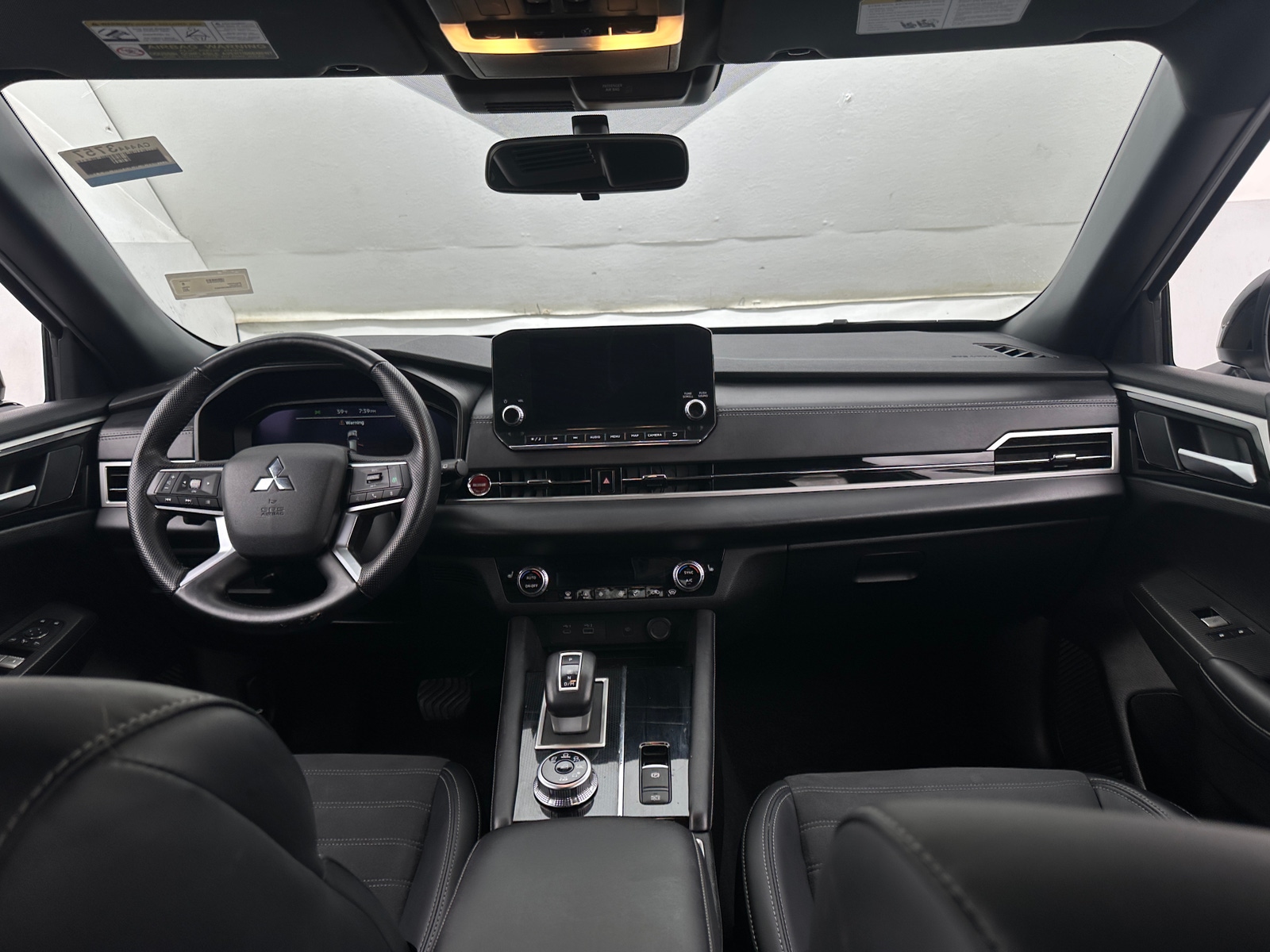 Thumbnail: 2024 Mitsubishi Outlander - 2