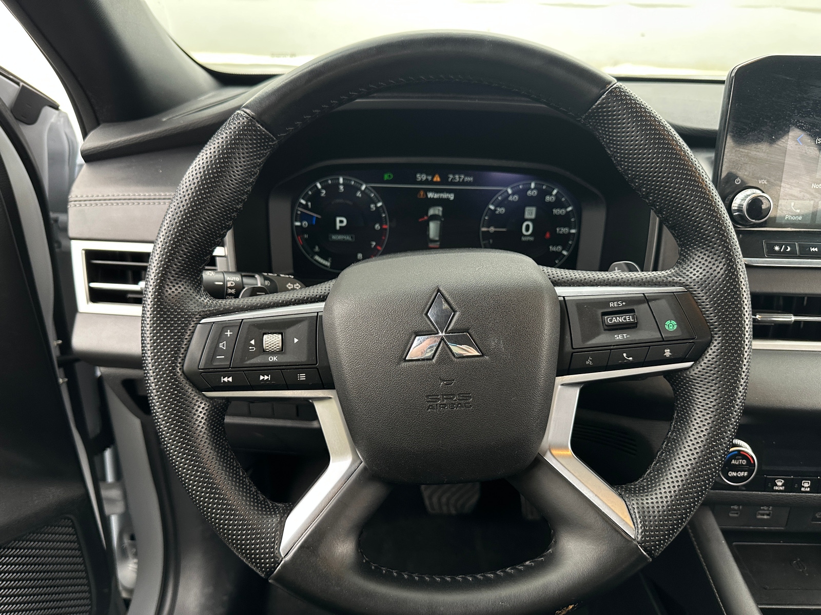 Thumbnail: 2024 Mitsubishi Outlander - 4