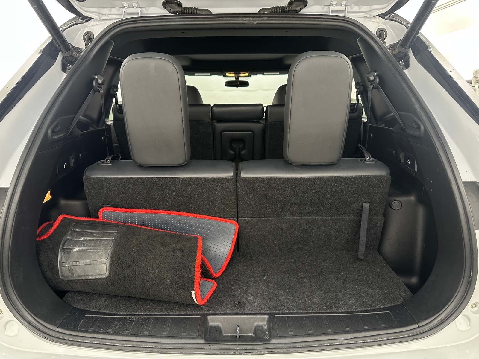 Thumbnail: 2024 Mitsubishi Outlander - 6