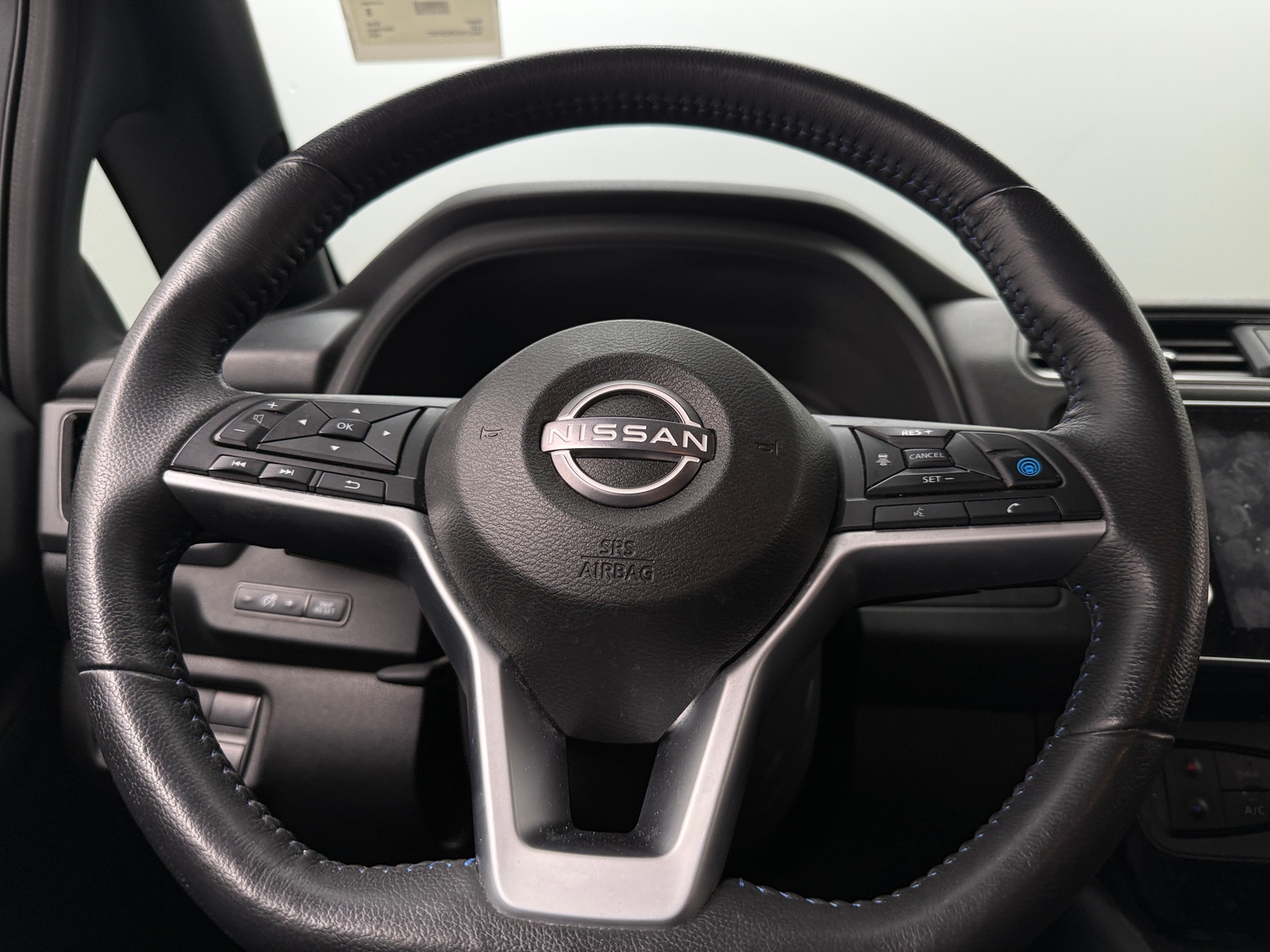 Thumbnail: 2024 Nissan Leaf - 5