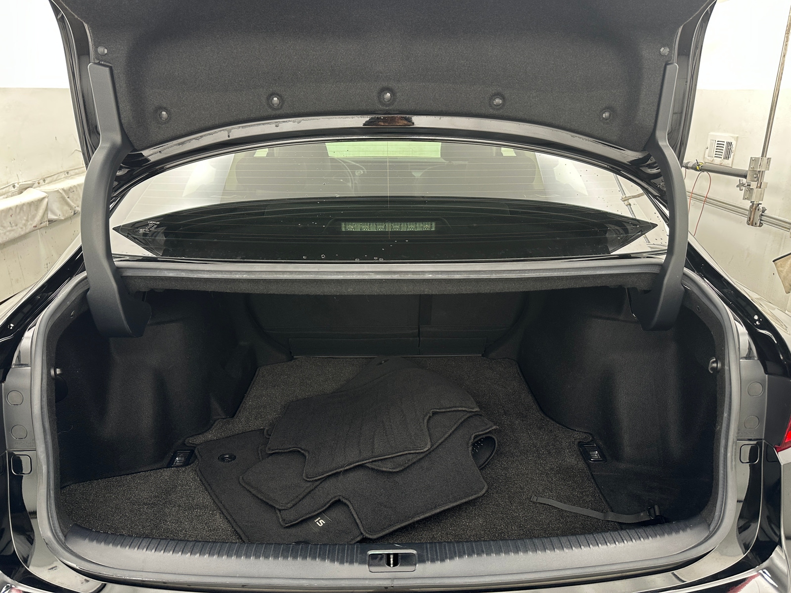 Thumbnail: 2015 Lexus IS - 6